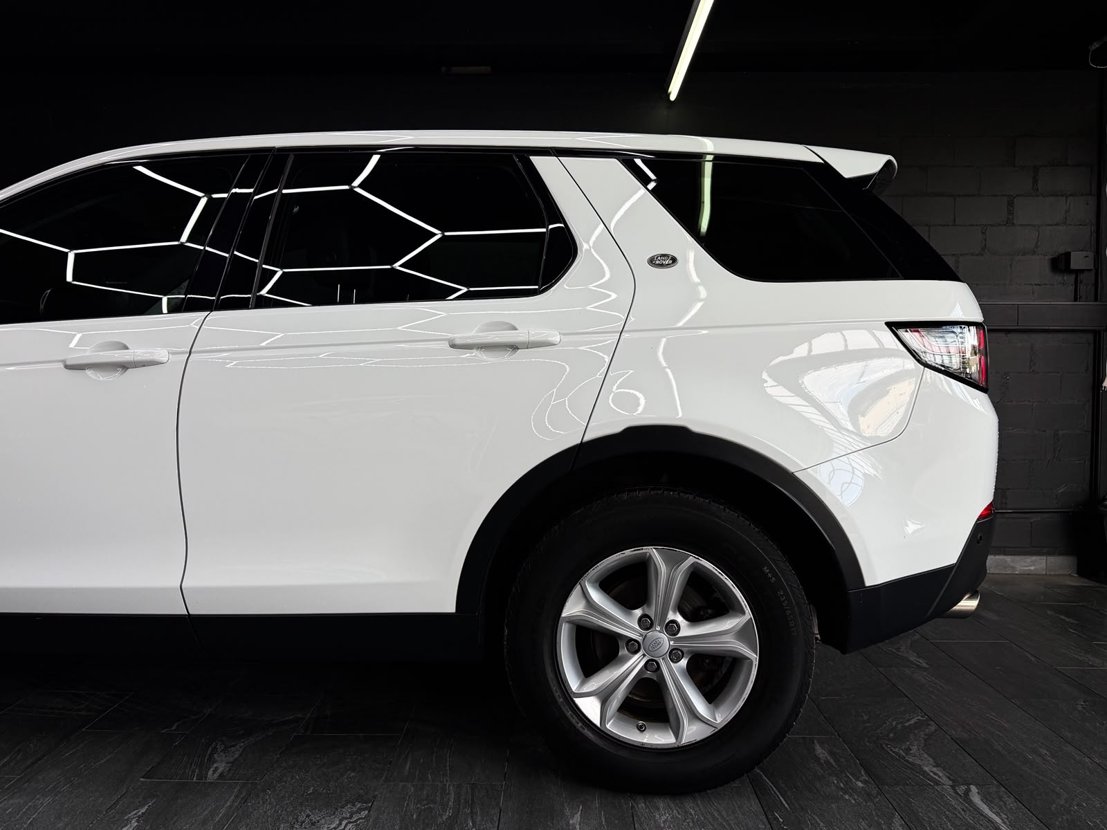 LAND ROVER Discovery Sport 2.0 TD4 HSE AT9-image-5