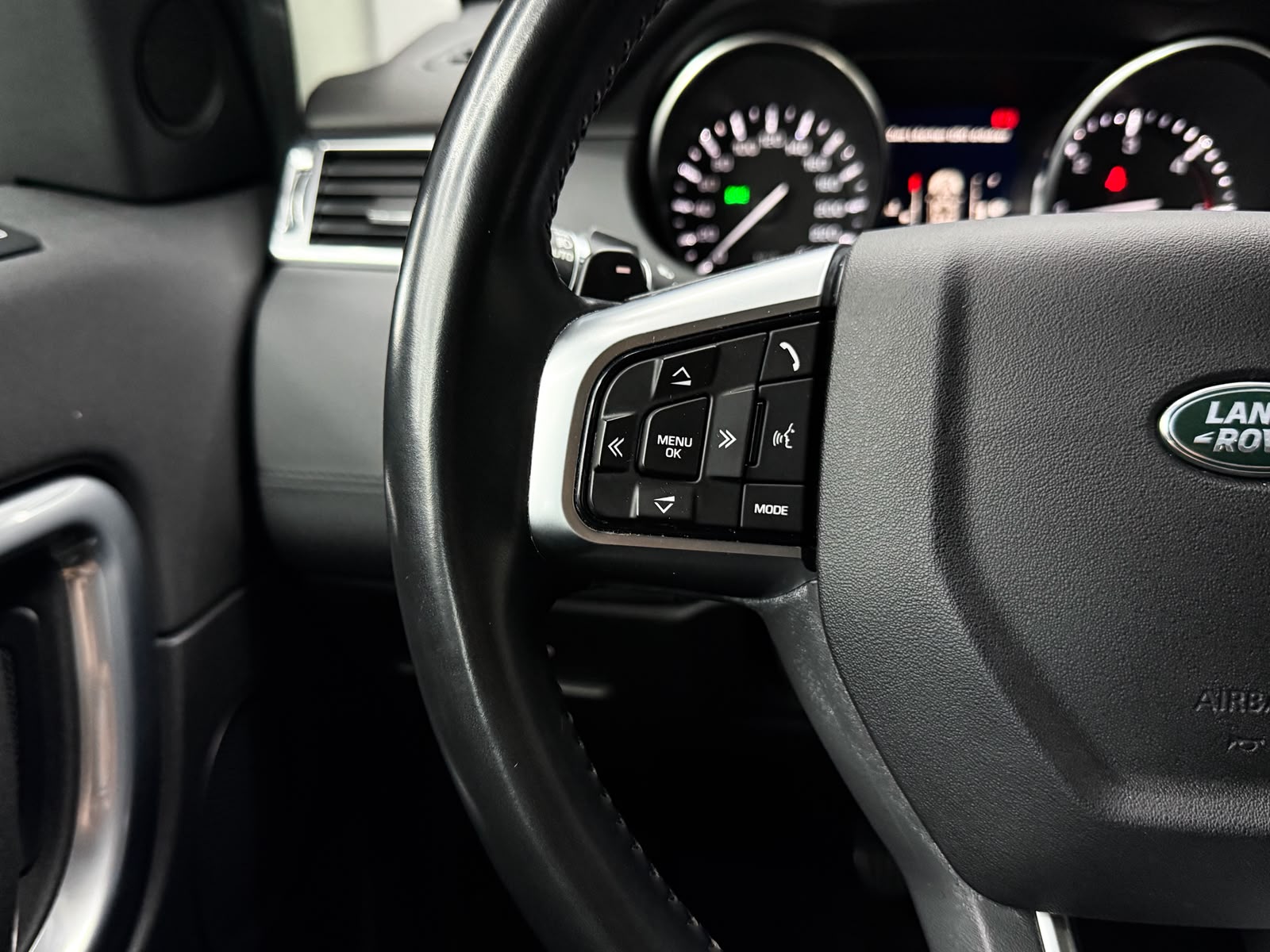 LAND ROVER Discovery Sport 2.0 TD4 HSE AT9-image-10