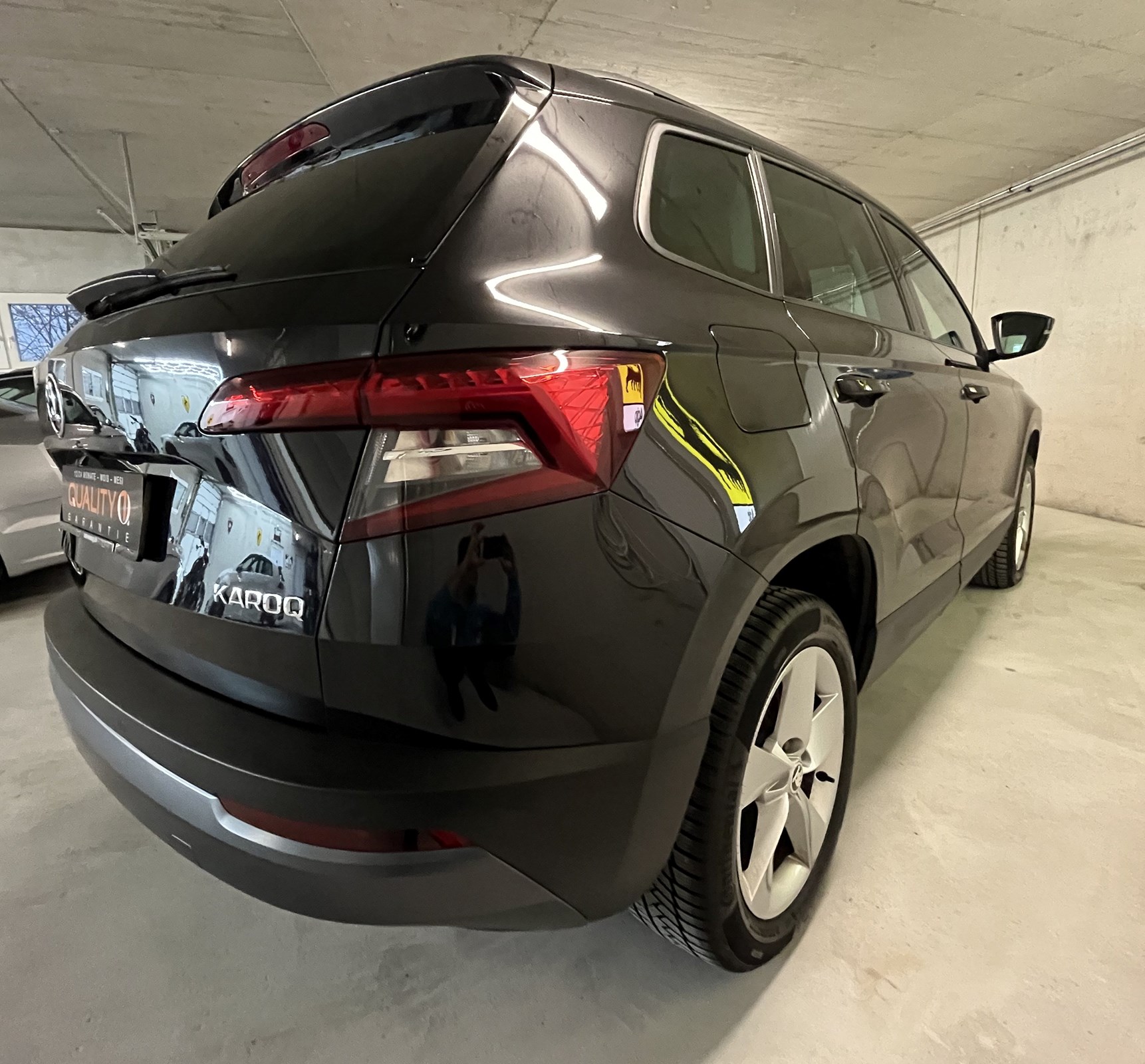 SKODA Karoq 1.0 TSI Ambition-image-8