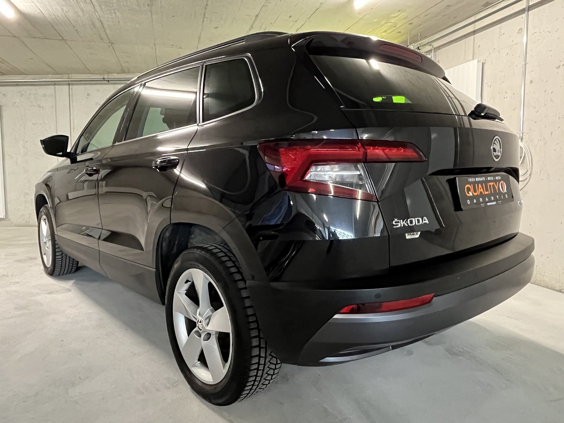 SKODA Karoq 1.0 TSI Ambition-image-11