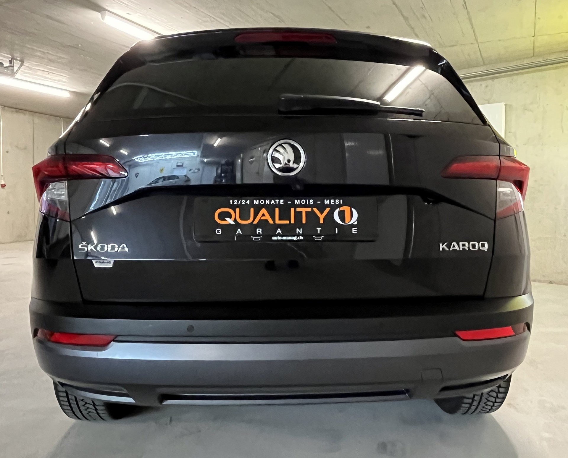 SKODA Karoq 1.0 TSI Ambition-image-9