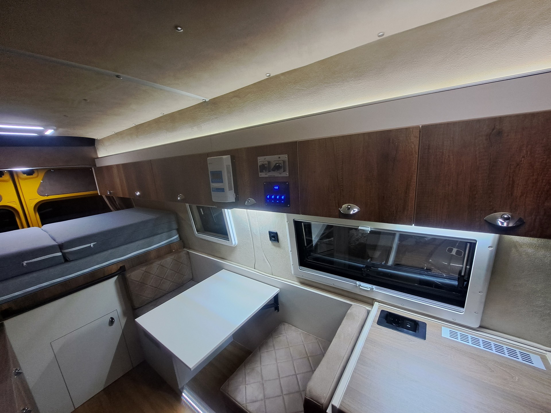RENAULT MASTER CAMPER WOHNMOBIL-image-11