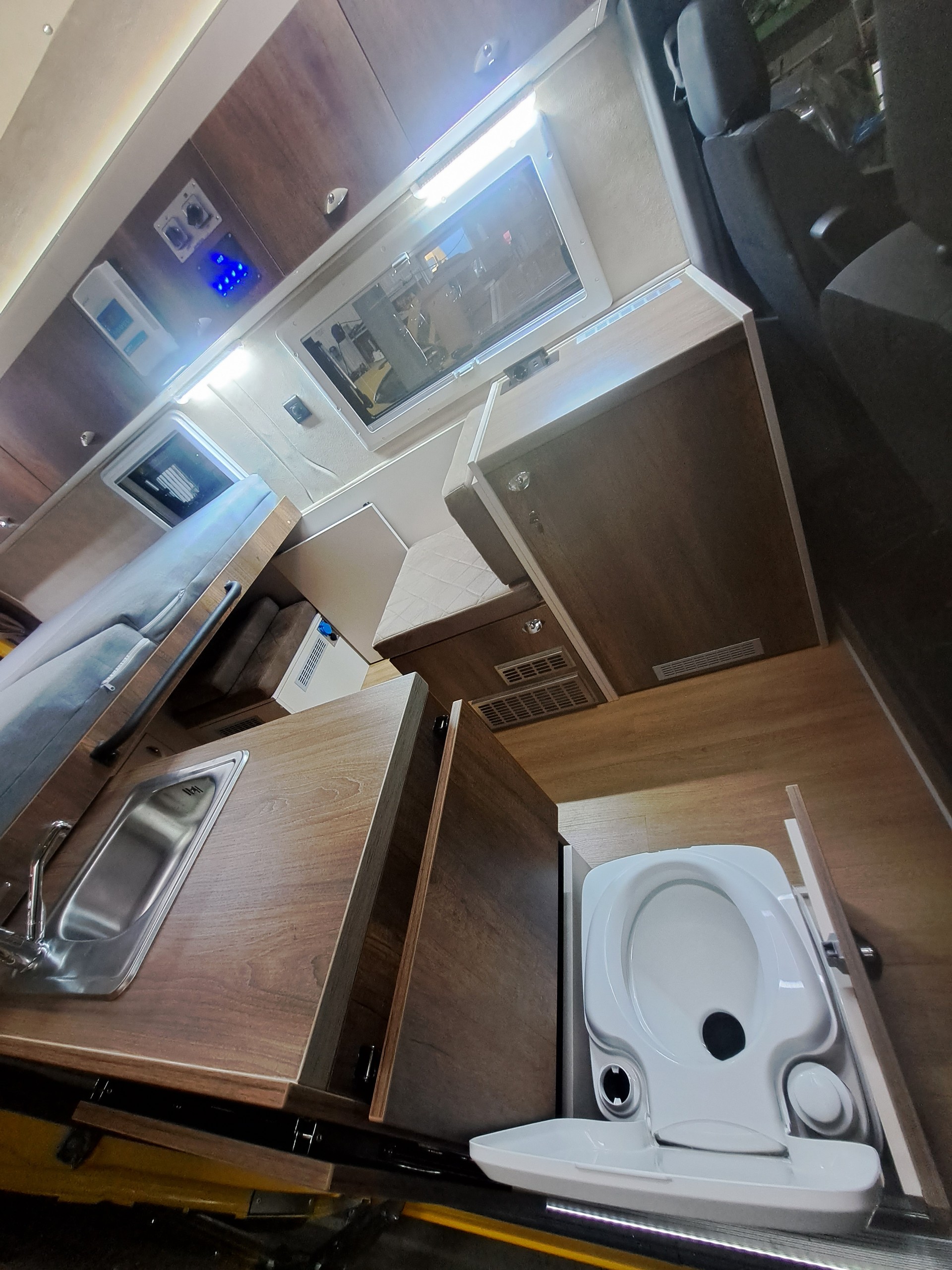 RENAULT MASTER CAMPER WOHNMOBIL-image-5