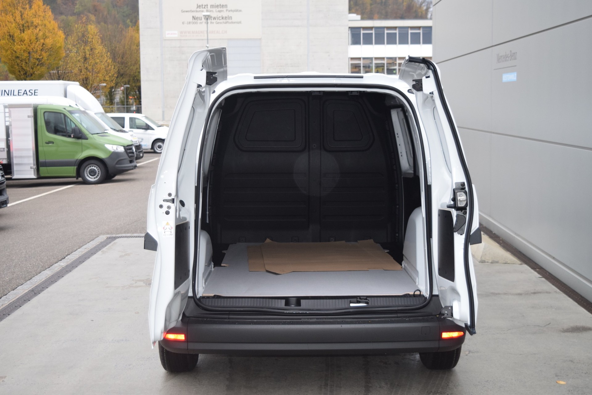 MERCEDES-BENZ eCitan Standard 2716mm-image-4