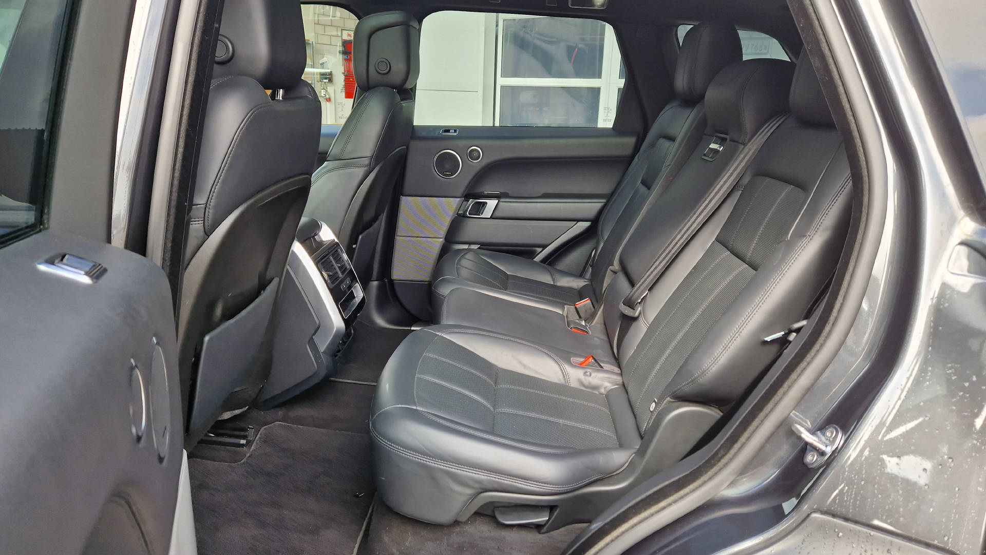 LAND ROVER Range Rover Sport 3.0 SDV6 HSE Dynamic-image-8