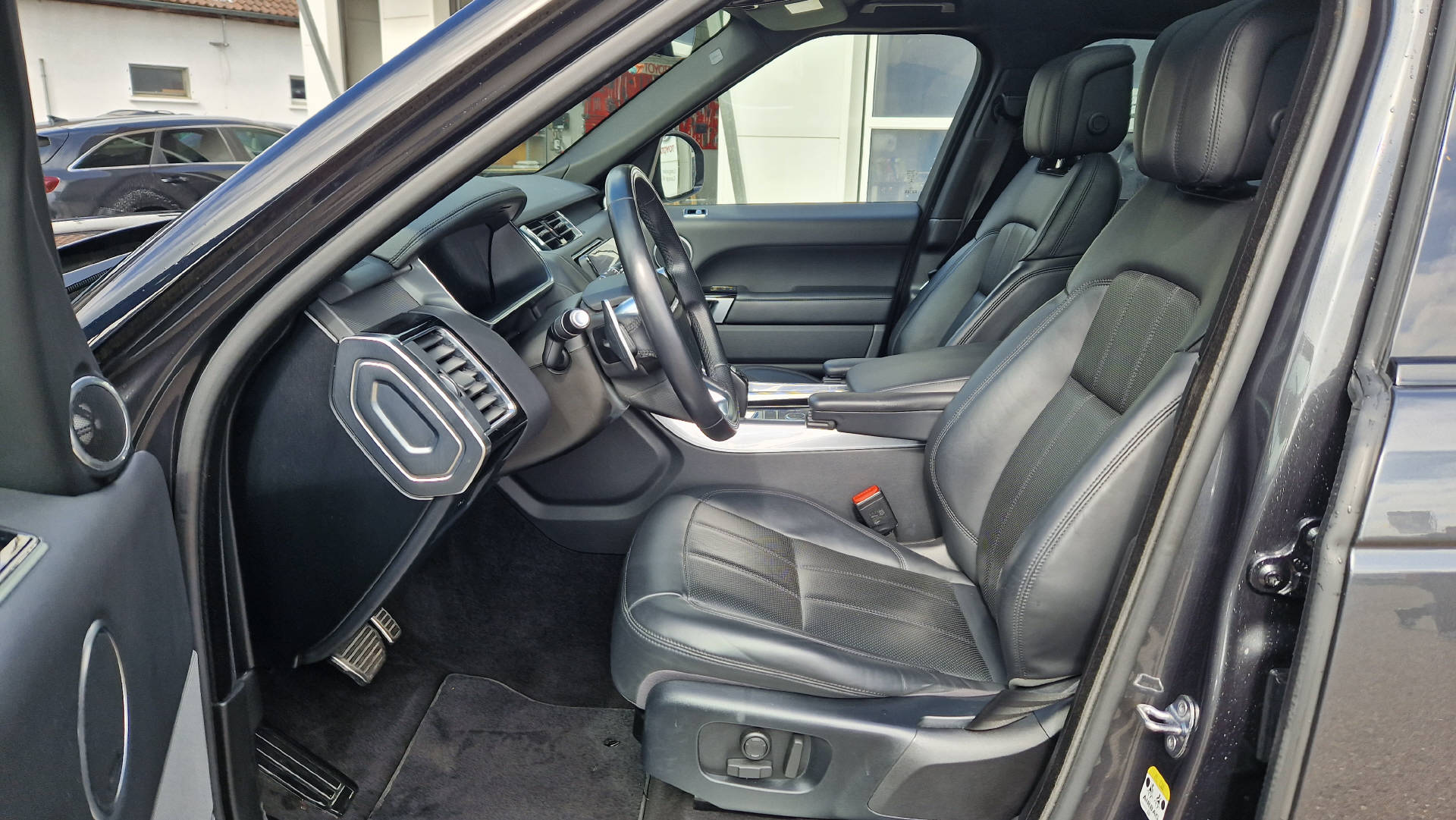 LAND ROVER Range Rover Sport 3.0 SDV6 HSE Dynamic-image-3