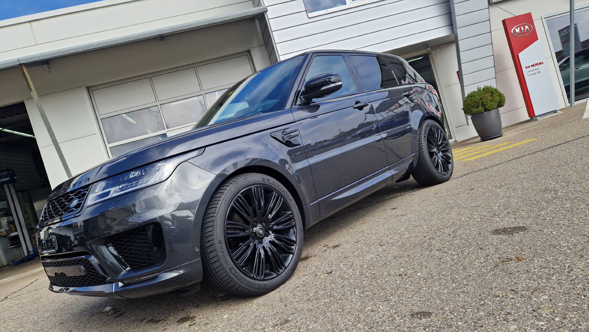 LAND ROVER Range Rover Sport 3.0 SDV6 HSE Dynamic-image-0