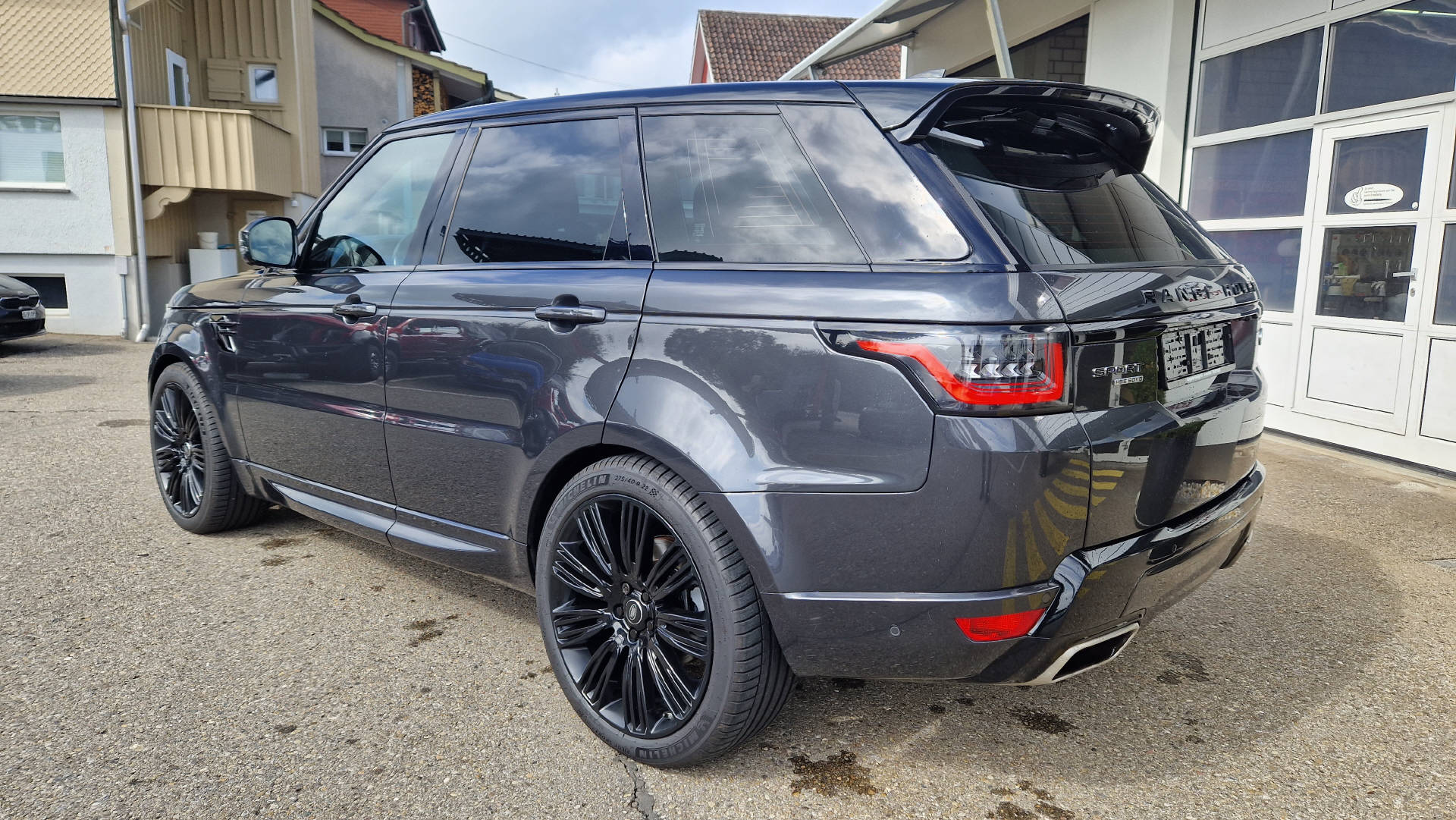 LAND ROVER Range Rover Sport 3.0 SDV6 HSE Dynamic-image-9