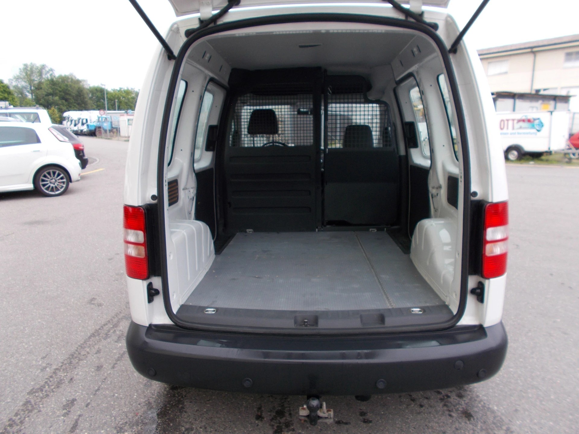 VW Caddy 2.0 TDI 4Motion-image-7