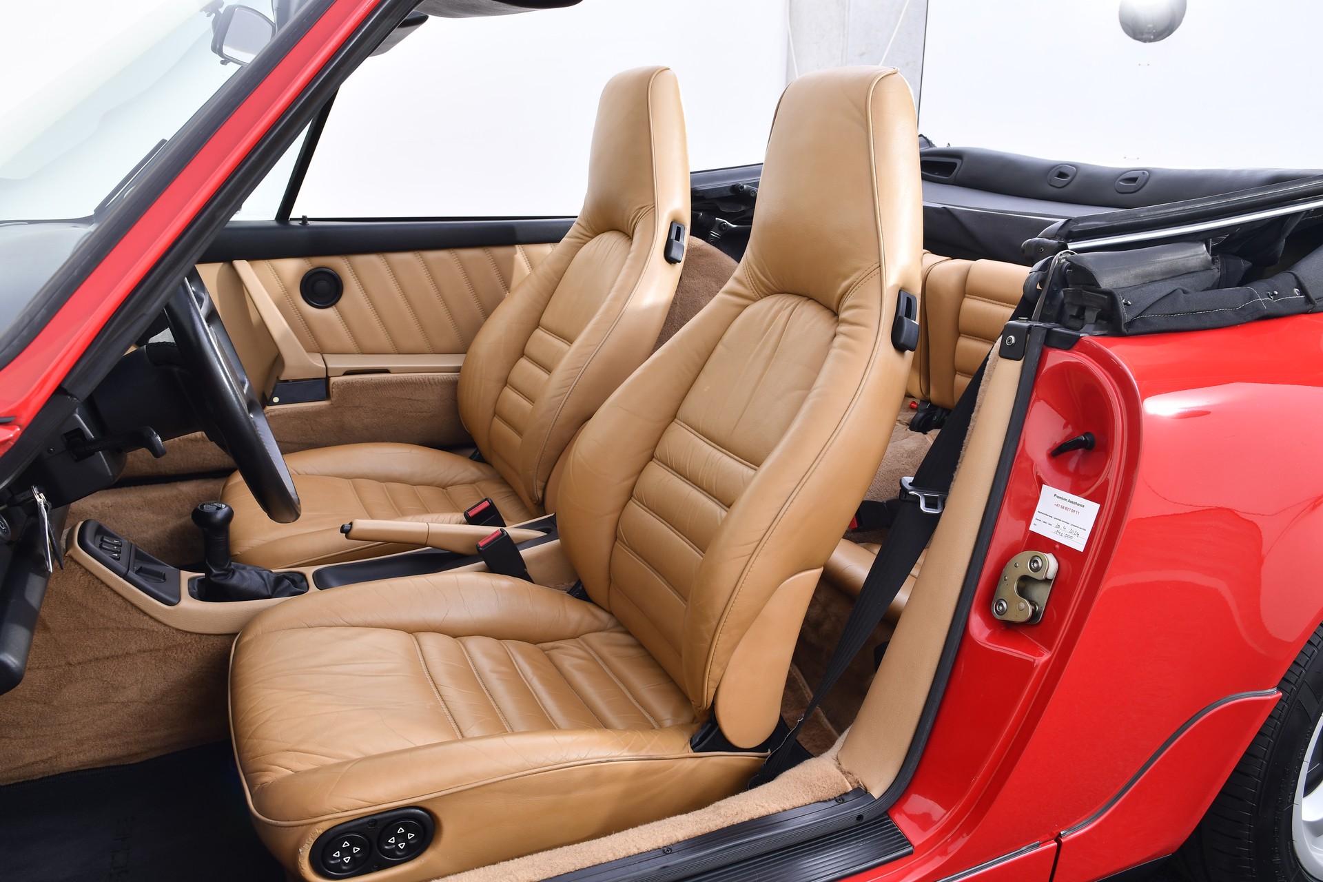 PORSCHE 911 Carrera 2 Cabrio-image-9