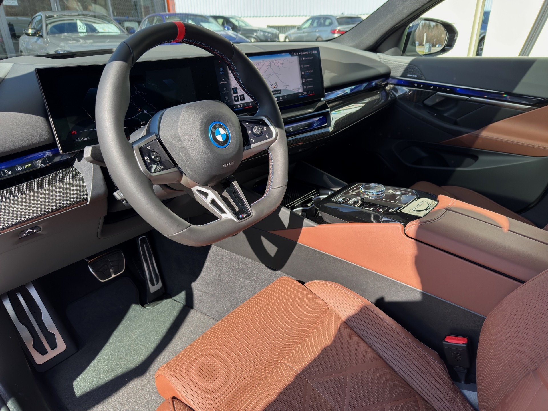 BMW i5 M60 xDrive M Sport Pro-image-11