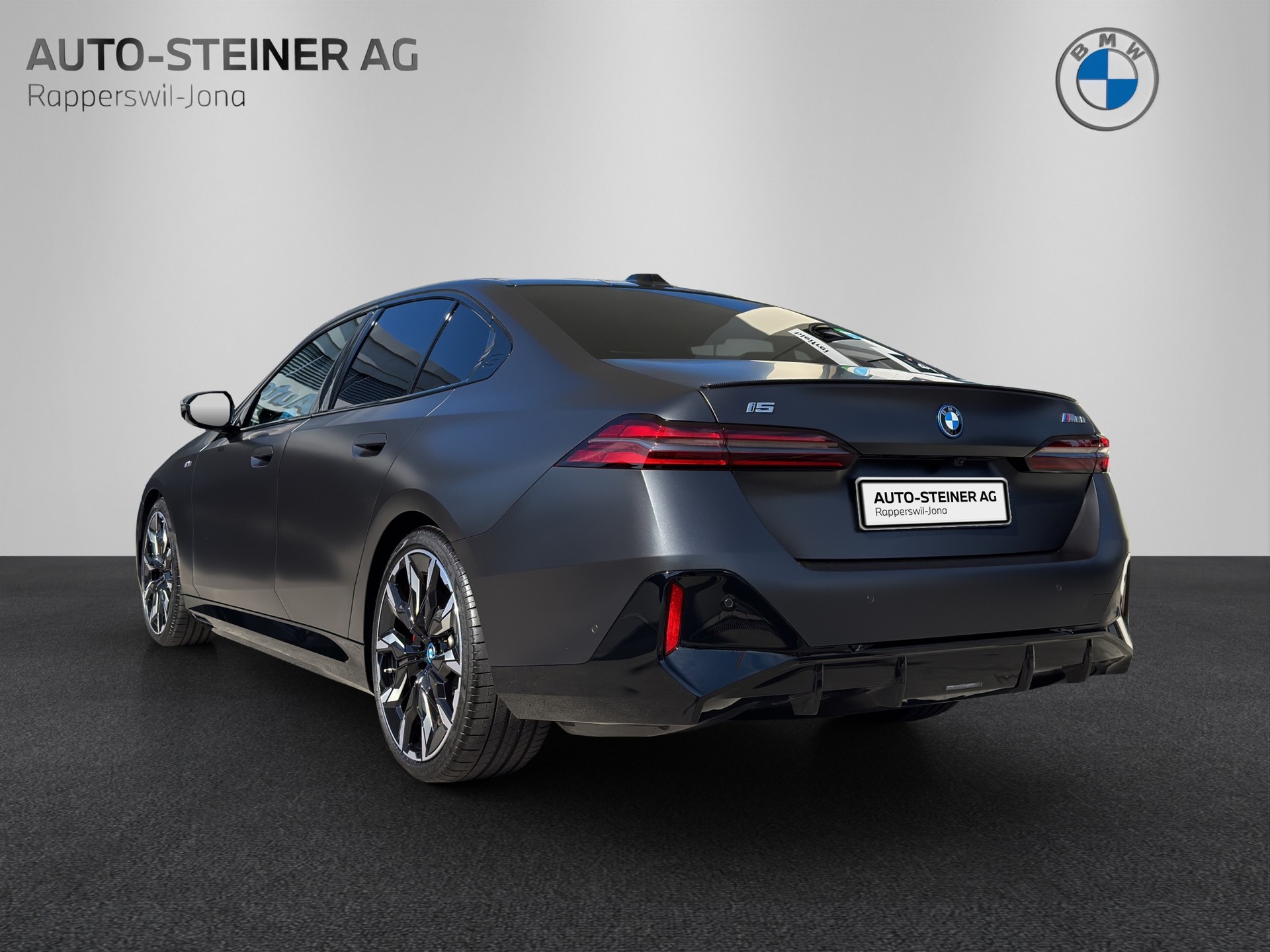 BMW i5 M60 xDrive M Sport Pro-image-2