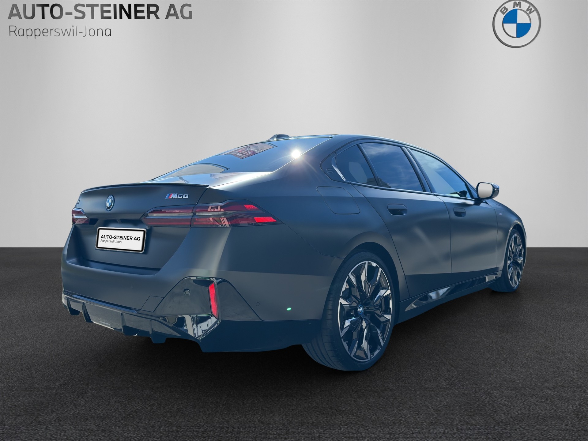 BMW i5 M60 xDrive M Sport Pro-image-4