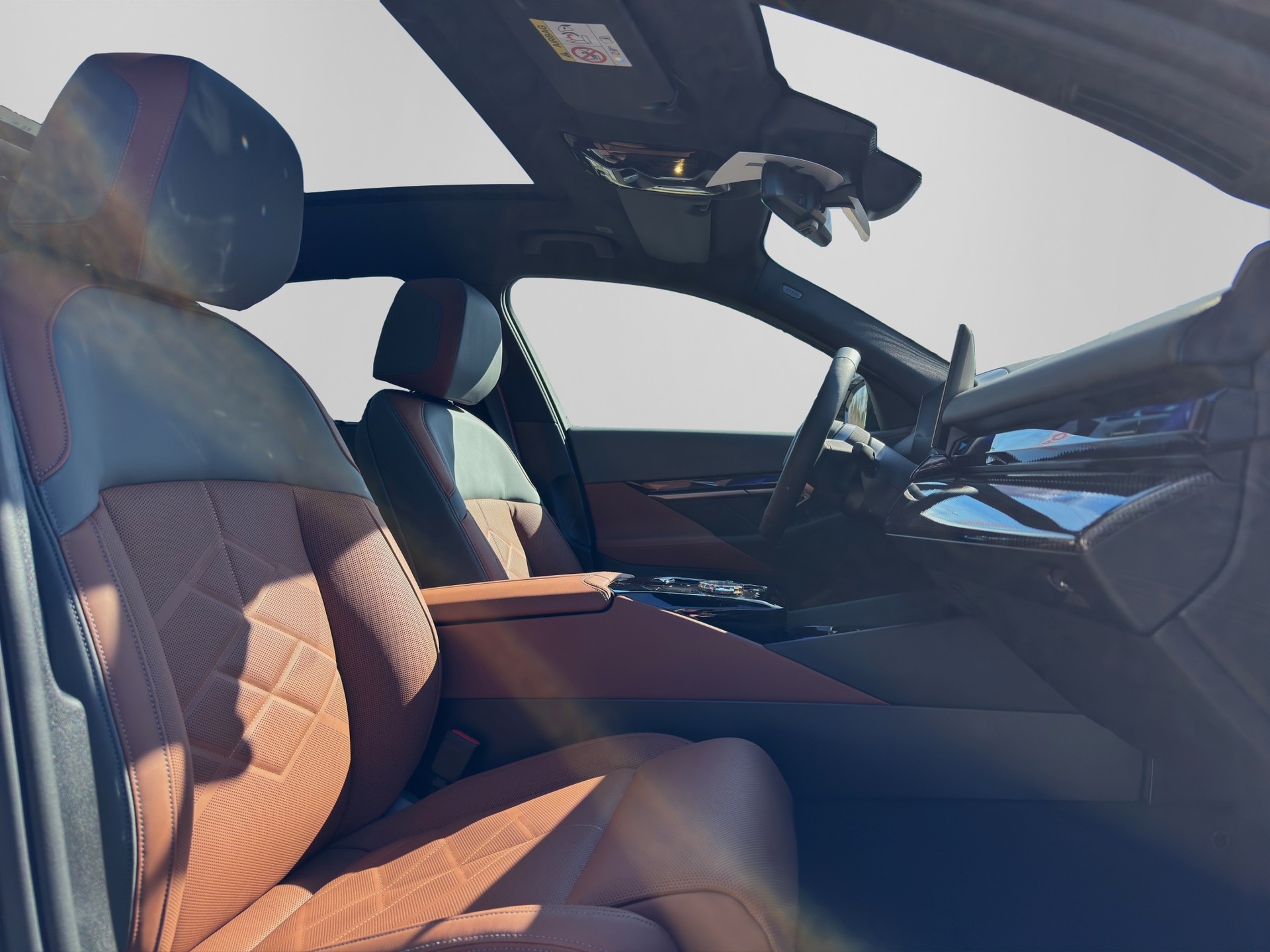BMW i5 M60 xDrive M Sport Pro-image-15