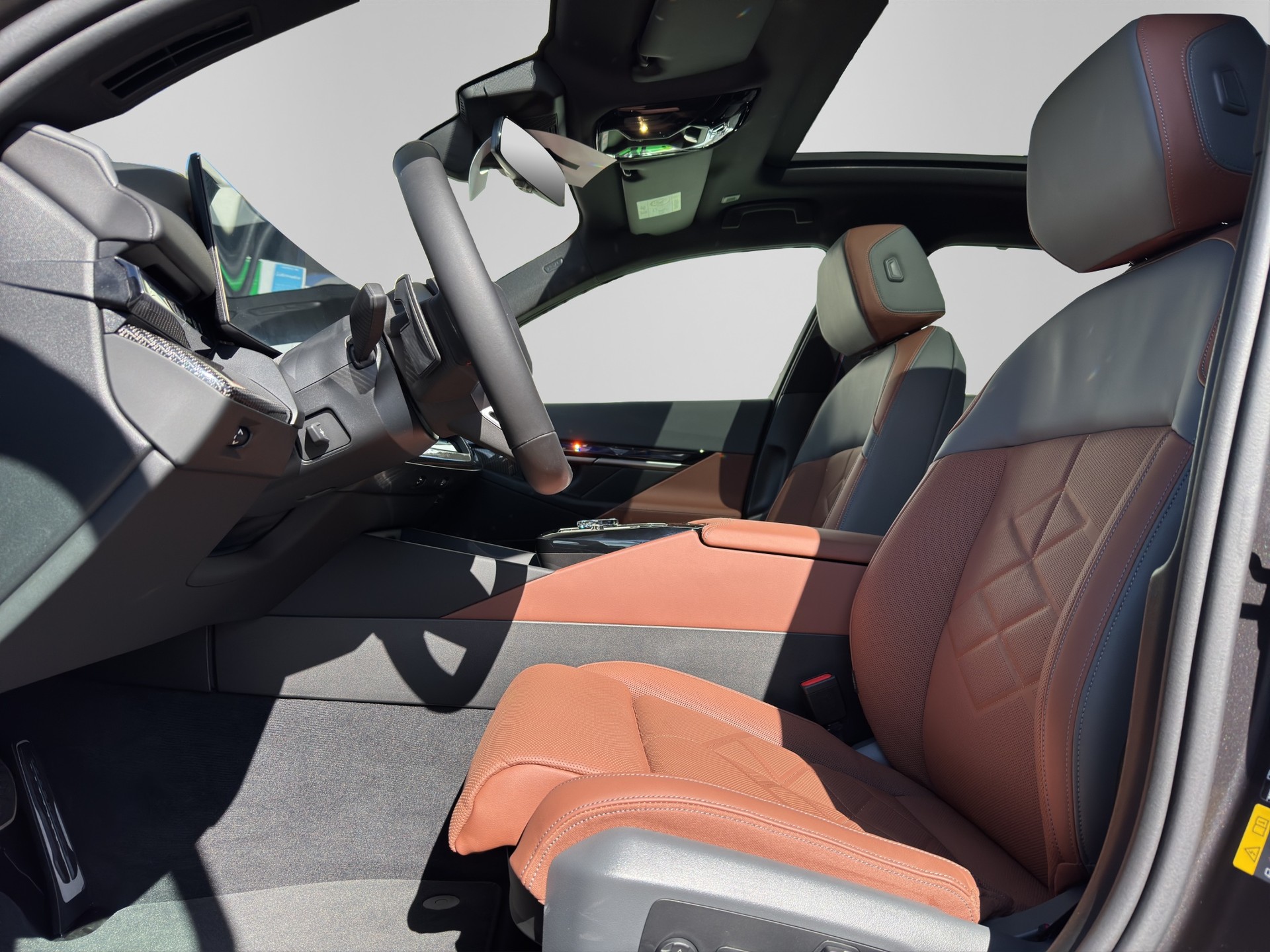 BMW i5 M60 xDrive M Sport Pro-image-10