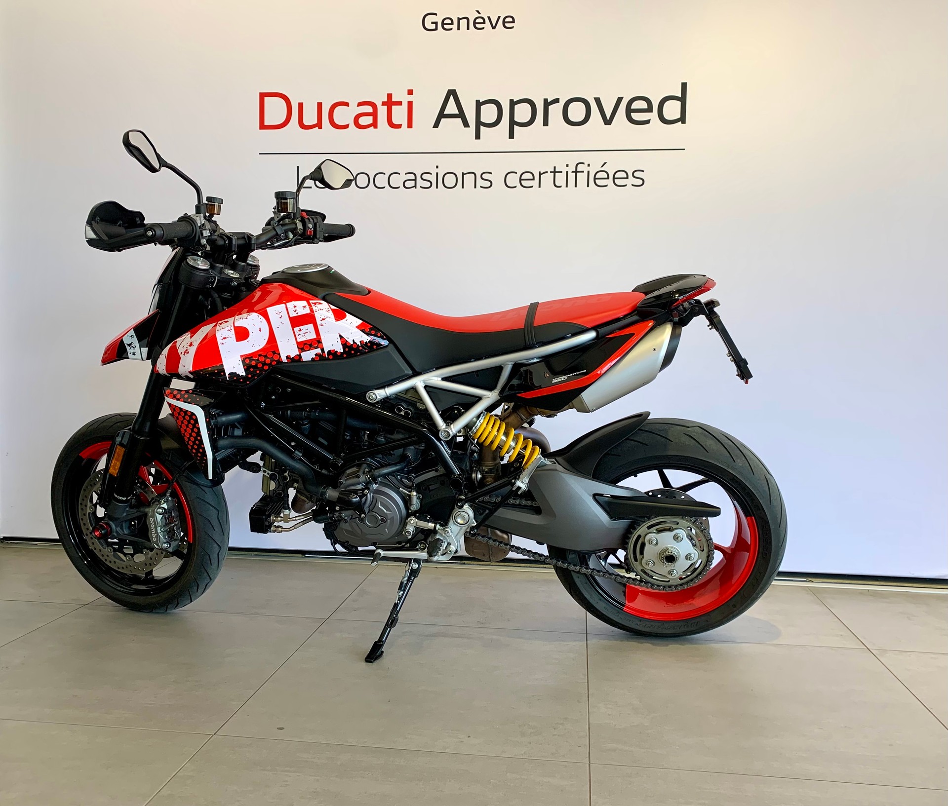 DUCATI Hypermotard 950 RVE-showroom-element-1