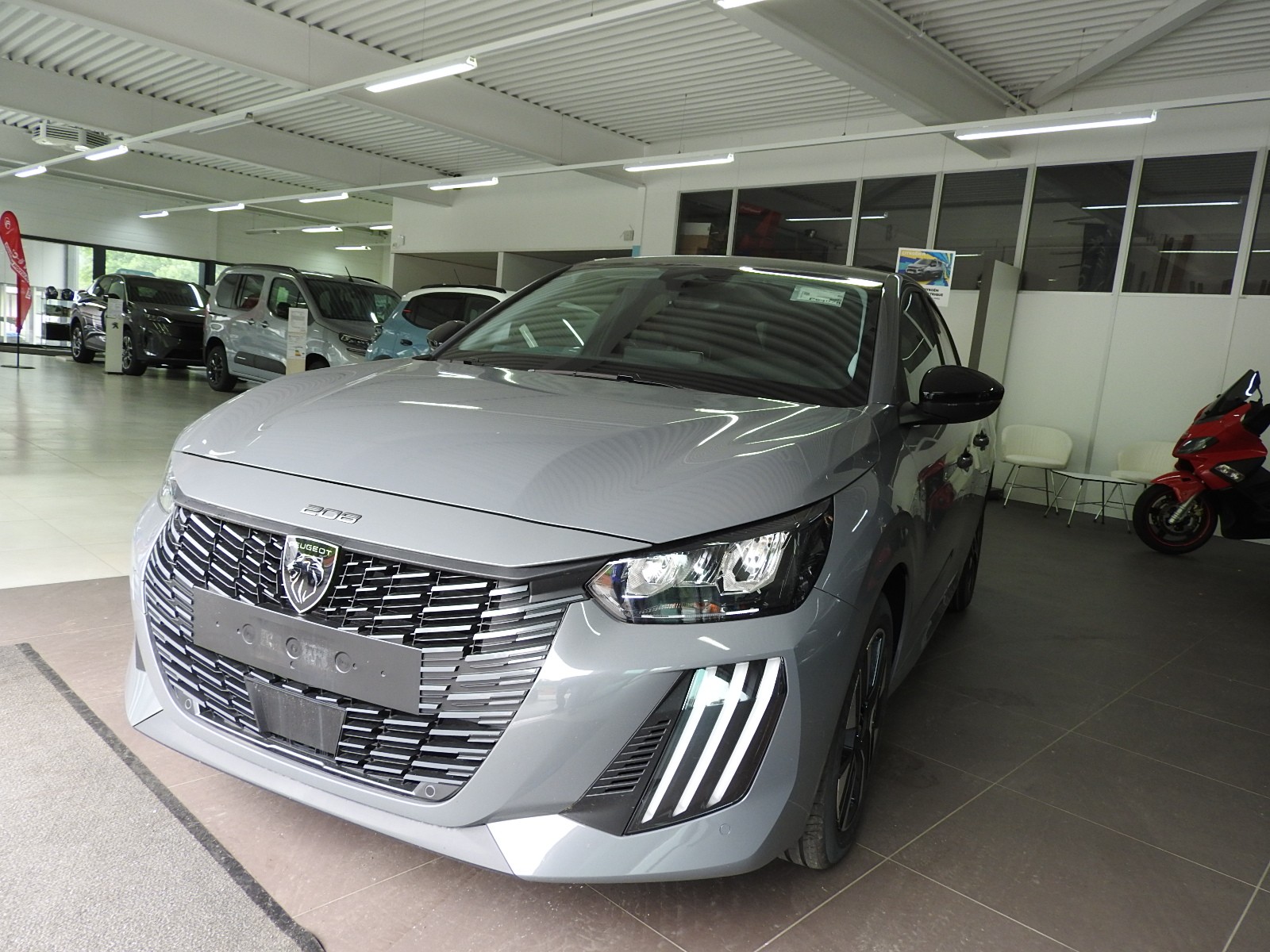 PEUGEOT 208 1.2 MHEV 110 Allure Premium-image-0