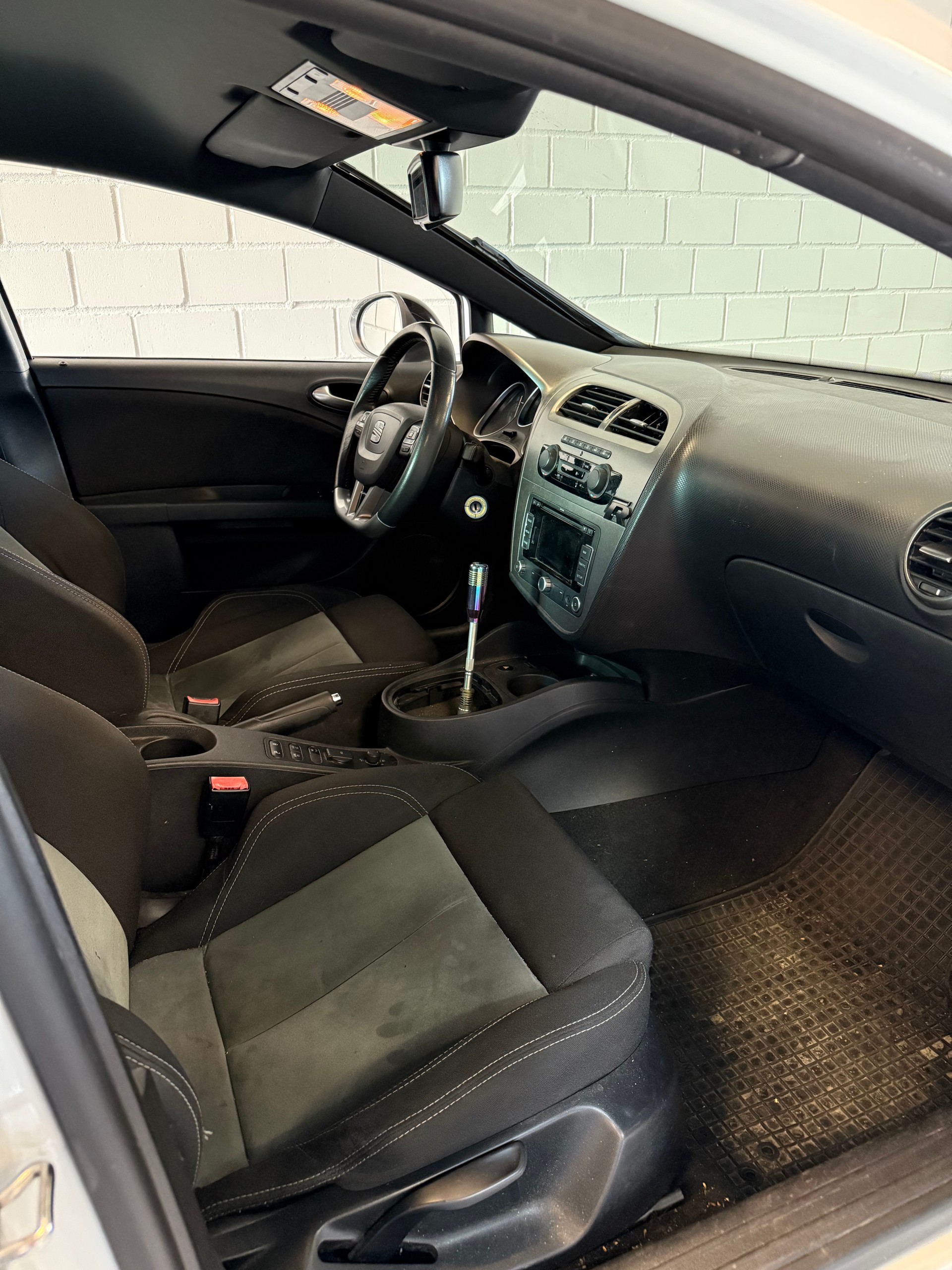 SEAT Leon 2.0 TSI Cupra R310 World Champion Edition-image-5