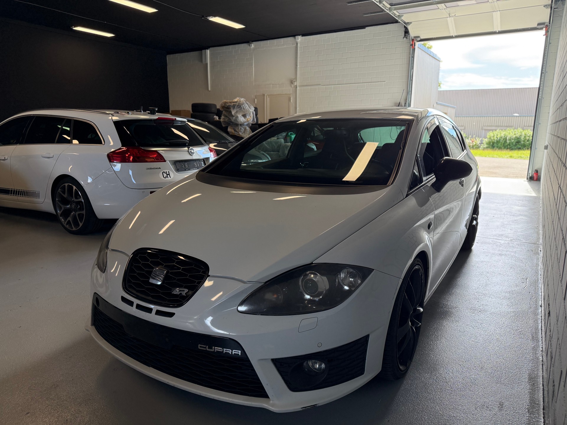 SEAT Leon 2.0 TSI Cupra R310 World Champion Edition-image-4