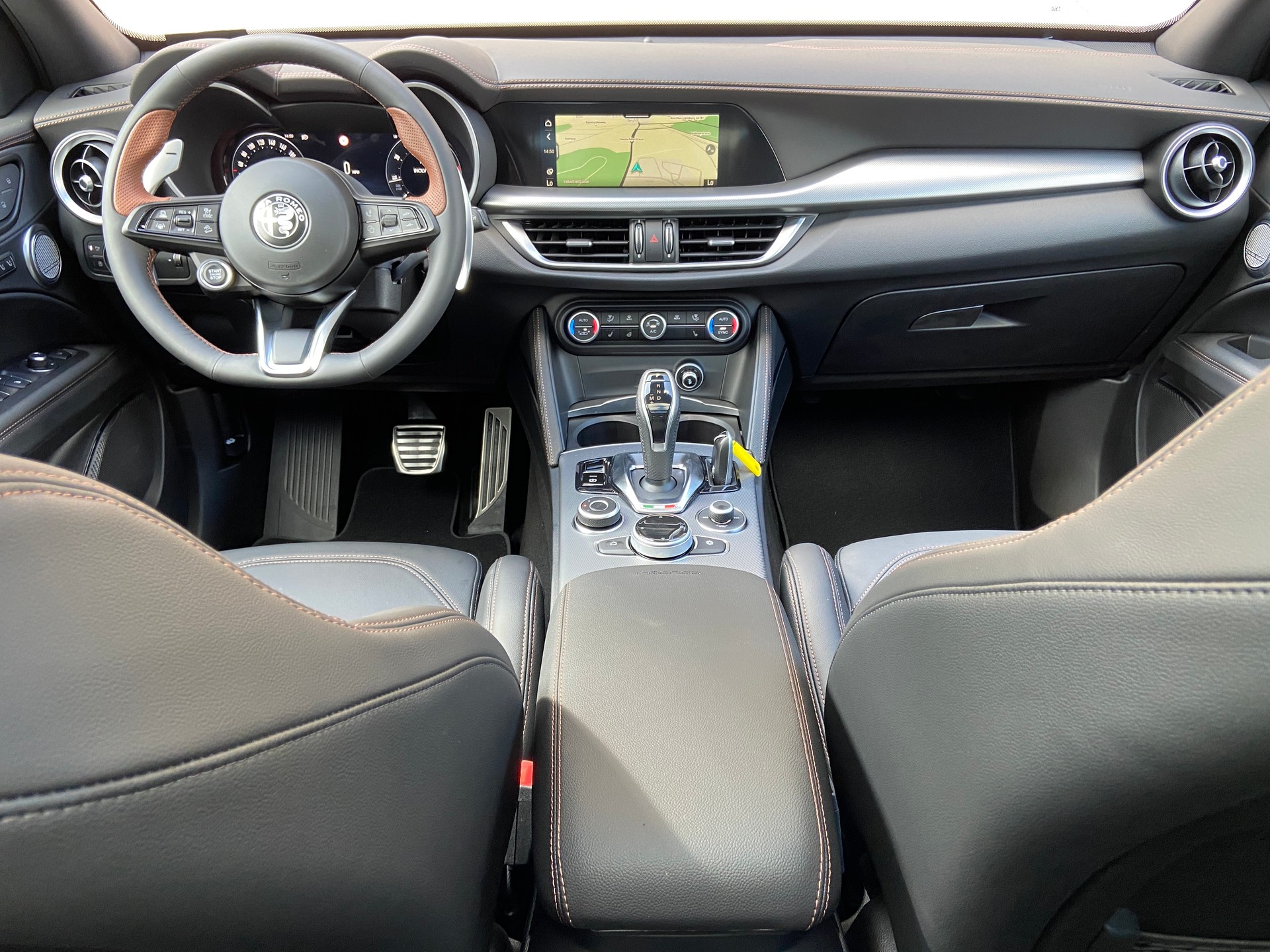 ALFA ROMEO Stelvio 2.0 Intensa Sky Q4 AT8-image-5