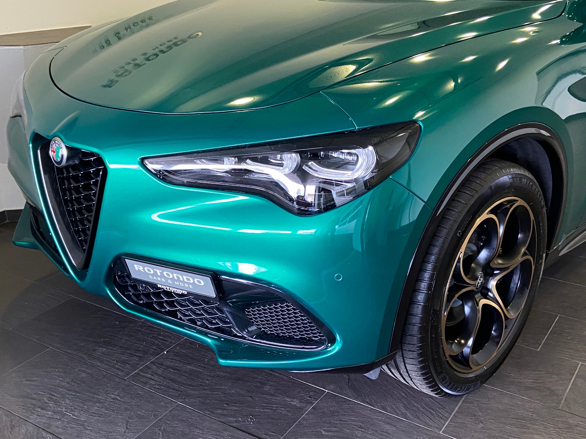 ALFA ROMEO Stelvio 2.0 Intensa Sky Q4 AT8-image-2