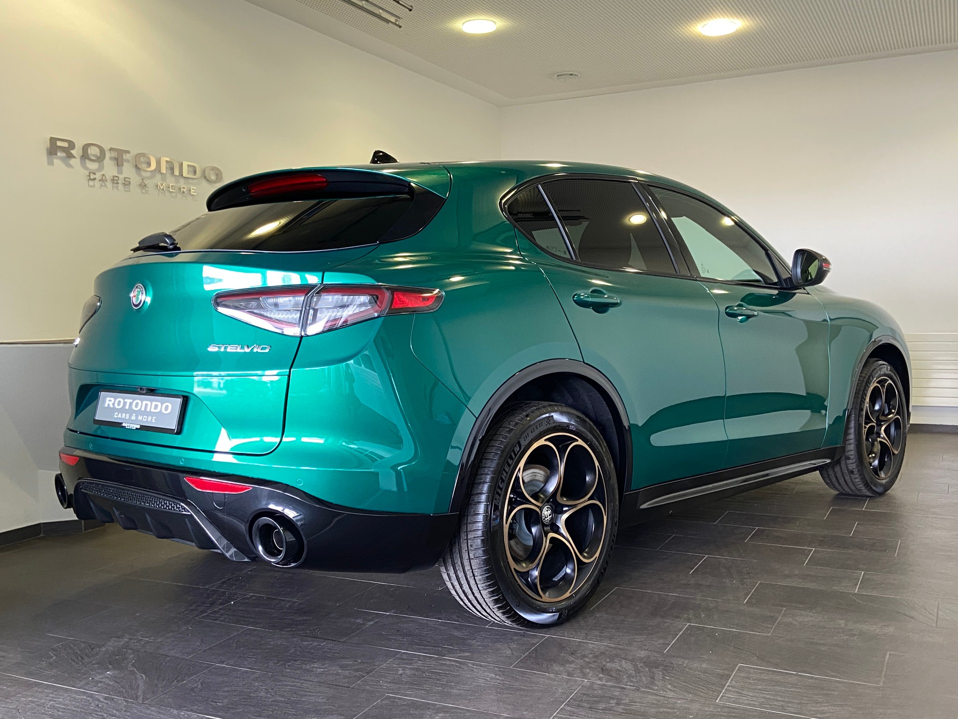 ALFA ROMEO Stelvio 2.0 Intensa Sky Q4 AT8-image-1