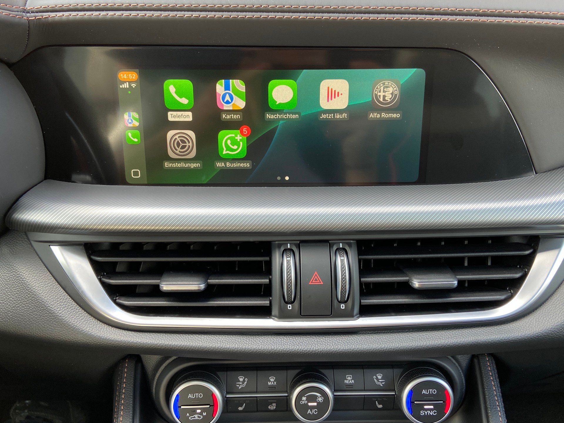 ALFA ROMEO Stelvio 2.0 Intensa Sky Q4 AT8-image-13