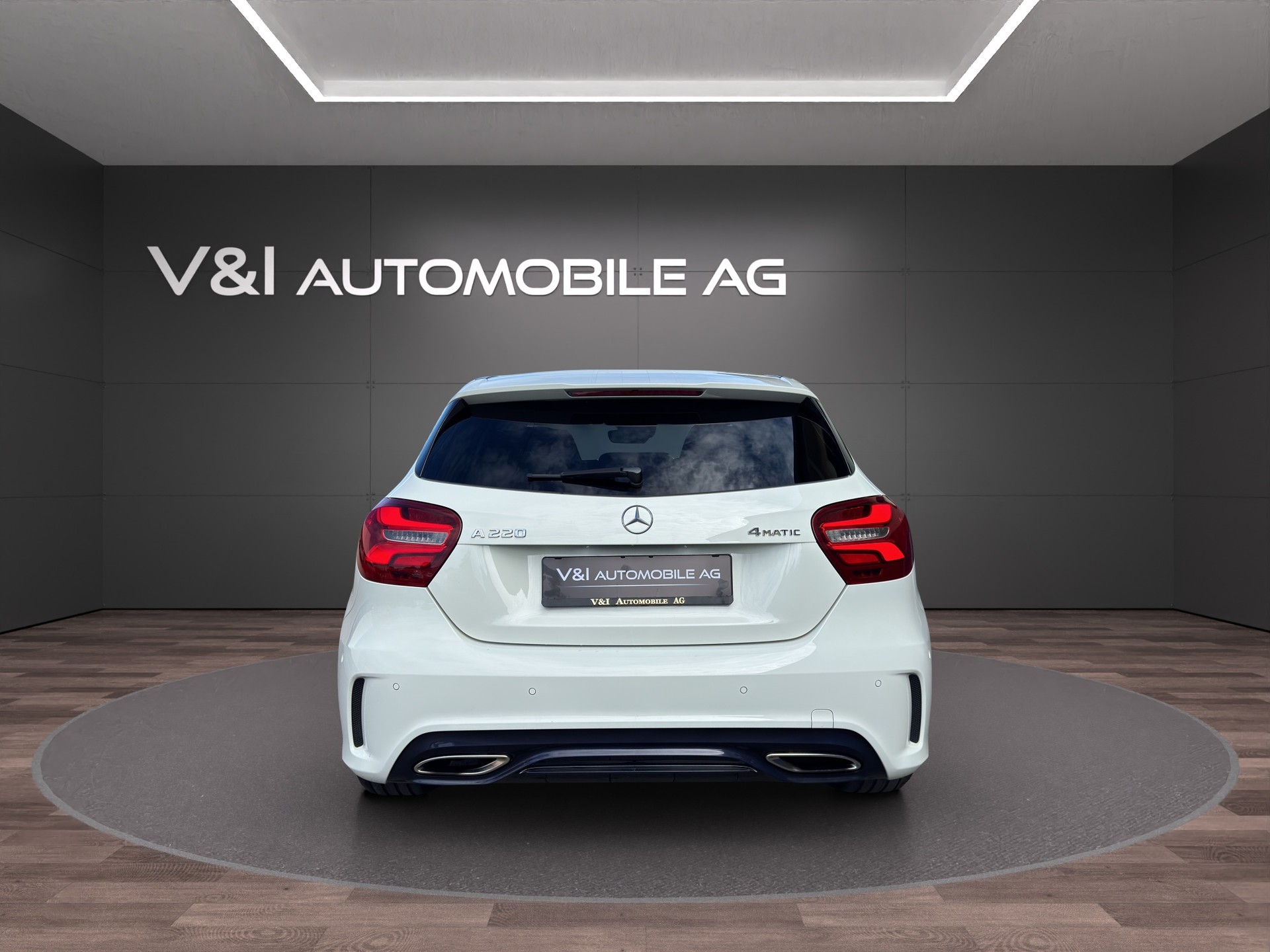 MERCEDES-BENZ A 220 AMG Line 4Matic 7G-DCT-image-5