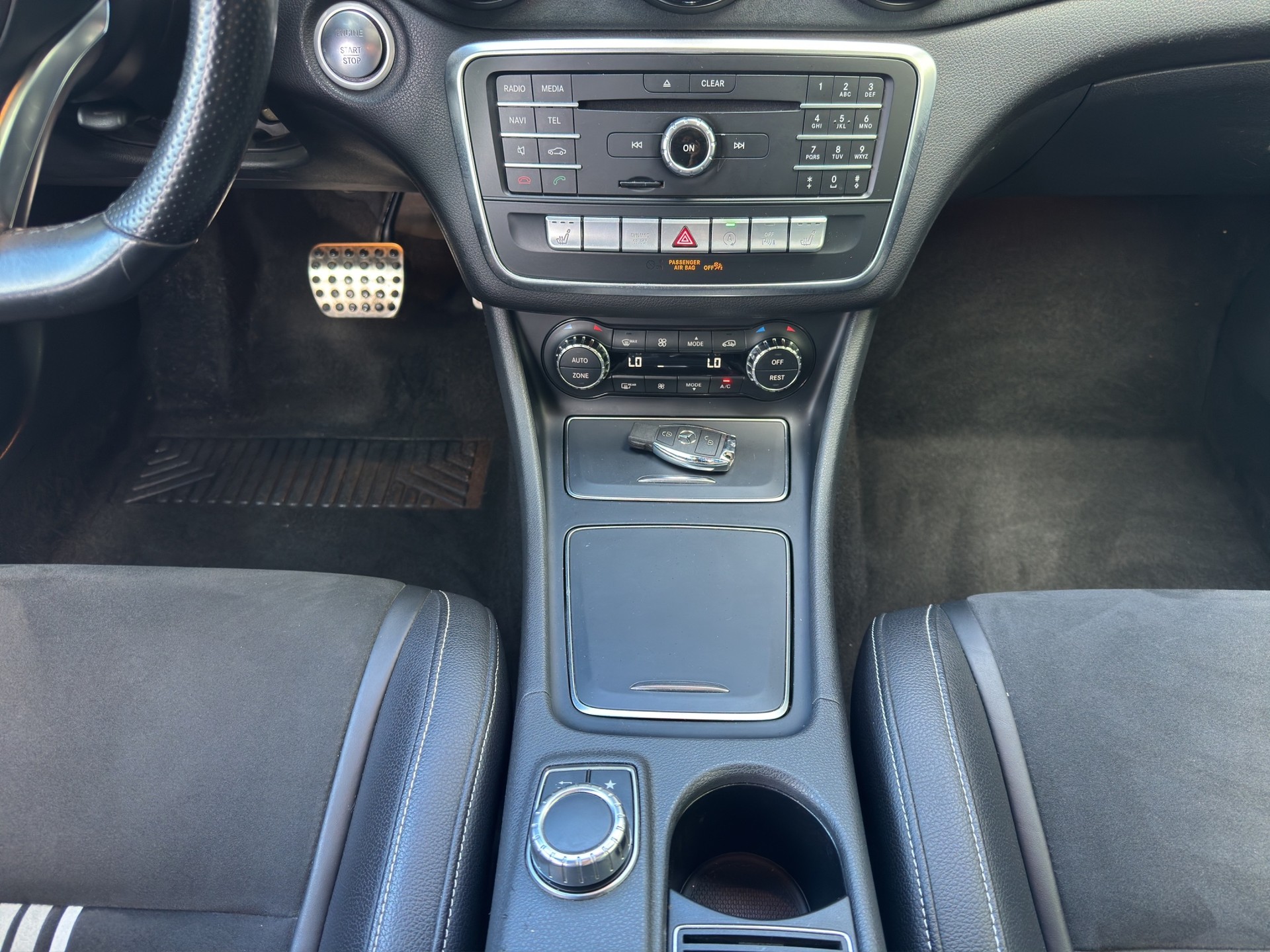 MERCEDES-BENZ A 220 AMG Line 4Matic 7G-DCT-image-14