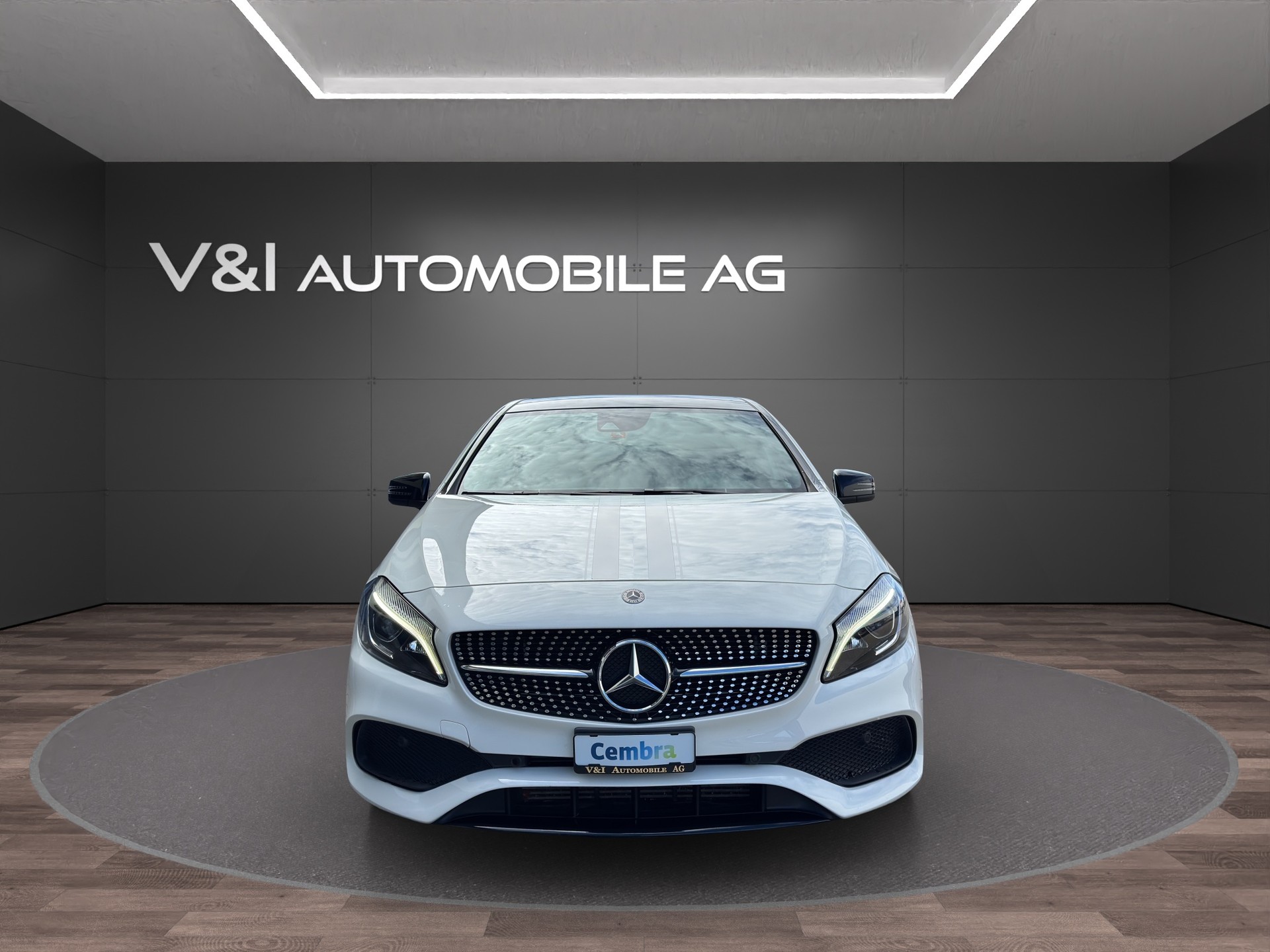 MERCEDES-BENZ A 220 AMG Line 4Matic 7G-DCT-image-2