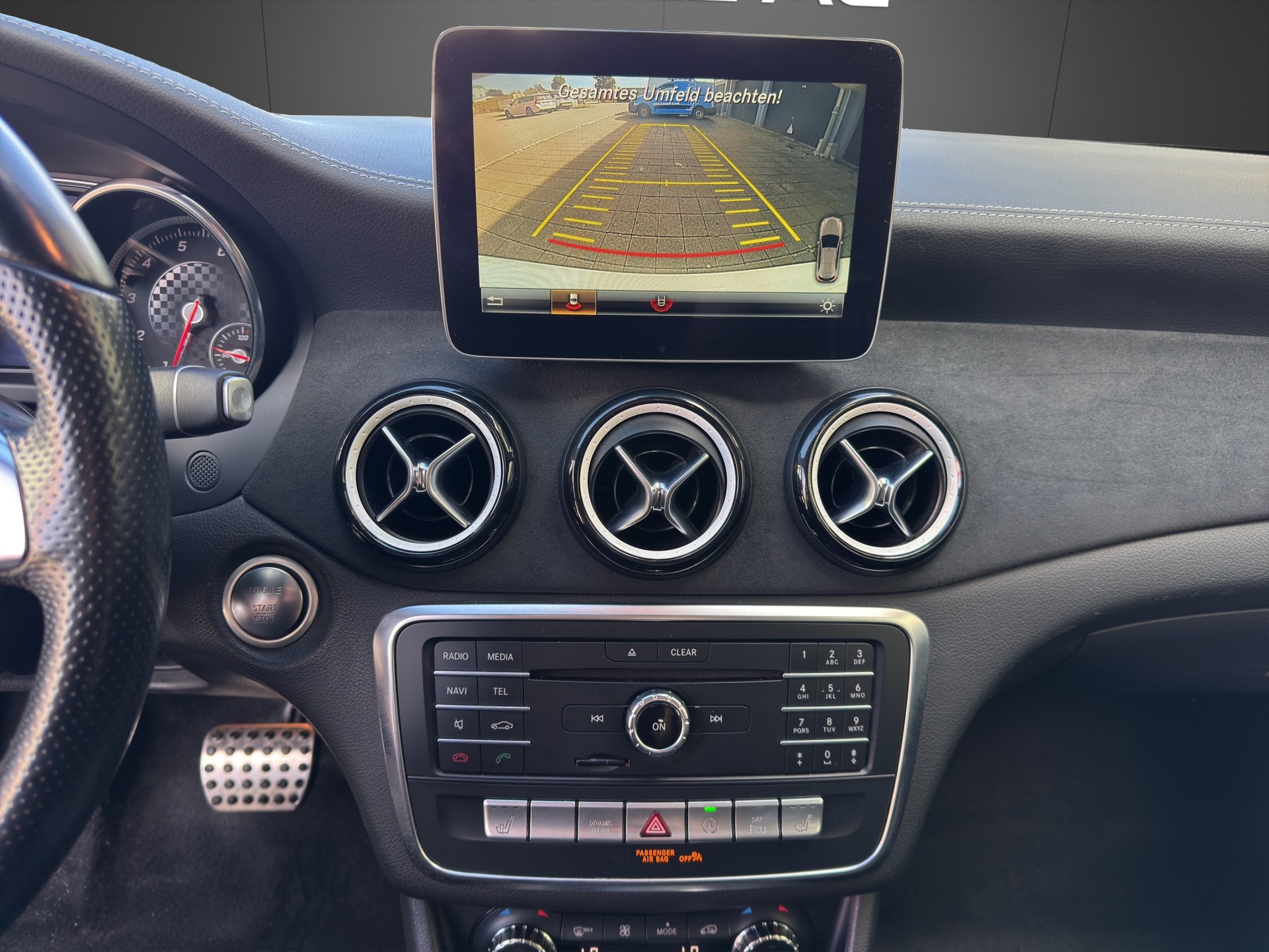 MERCEDES-BENZ A 220 AMG Line 4Matic 7G-DCT-image-15