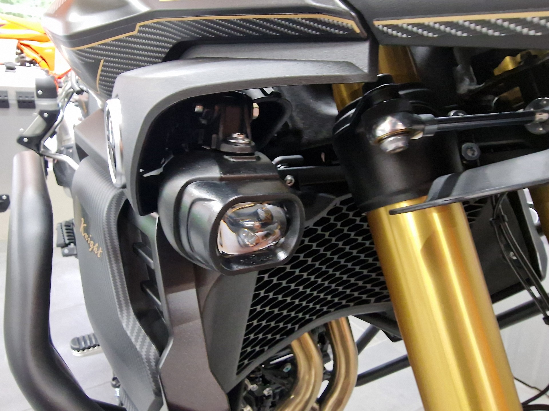 VOGE DS 900 X Black Knight (35 kW)-image-9