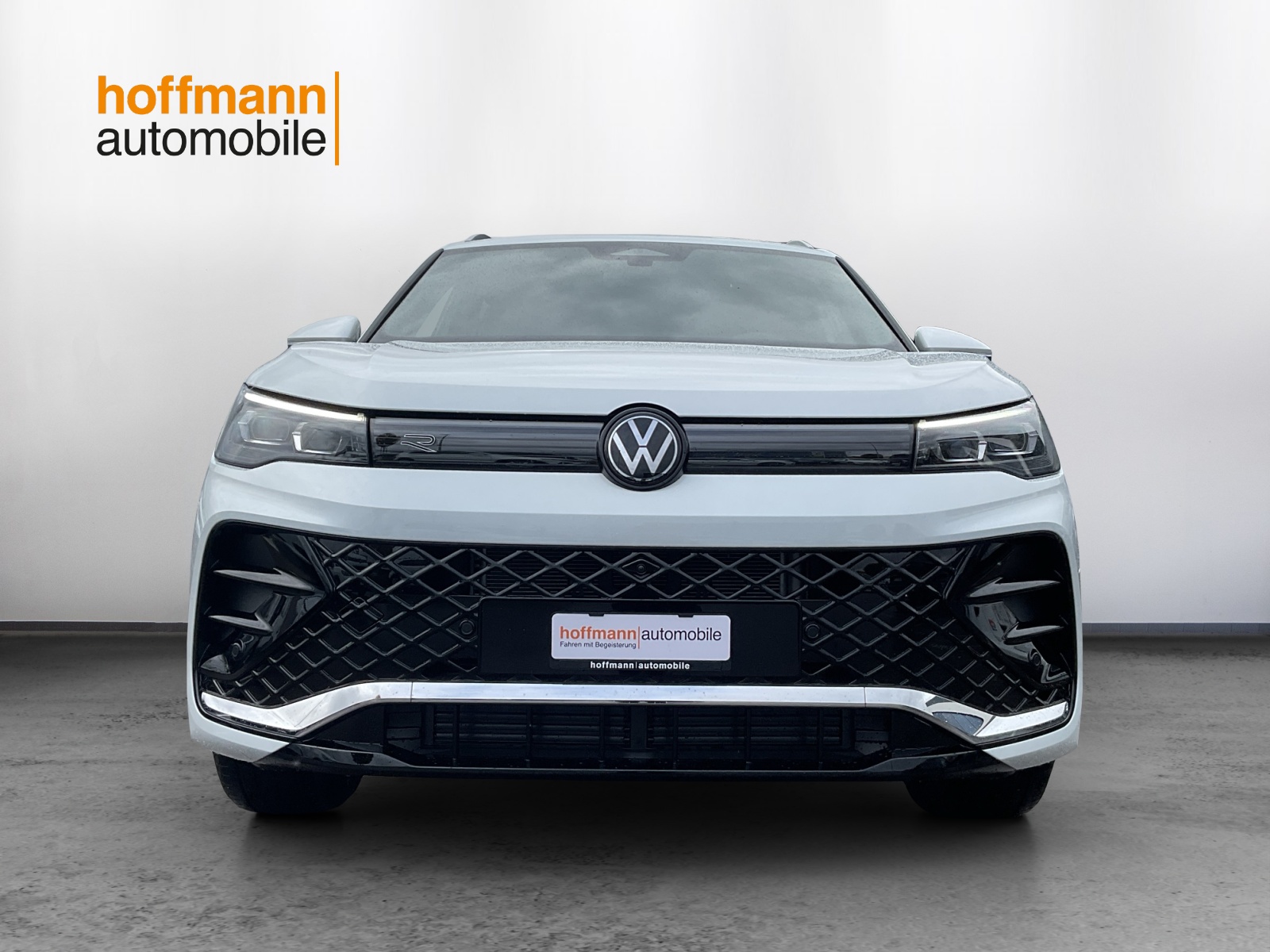 VW Tiguan 2.0 TSI DSG R-Line 4Motion-image-1