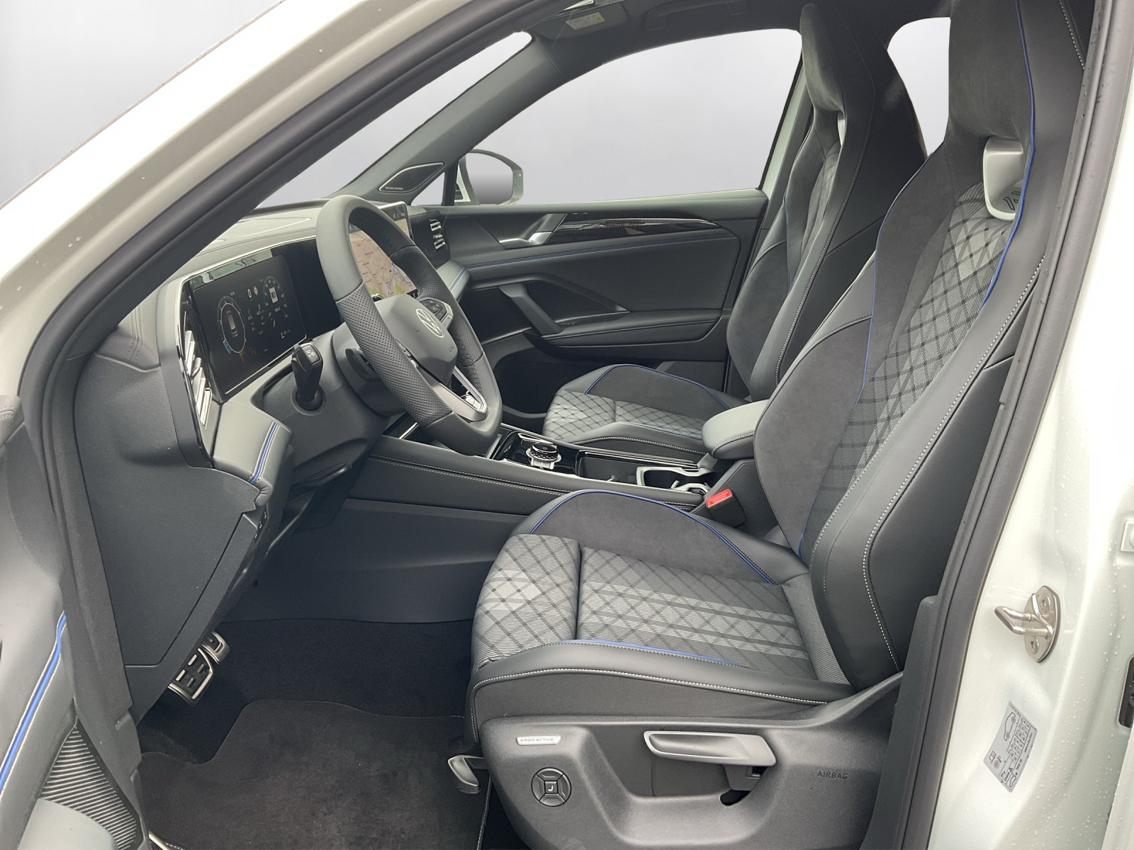 VW Tiguan 2.0 TSI DSG R-Line 4Motion-image-9