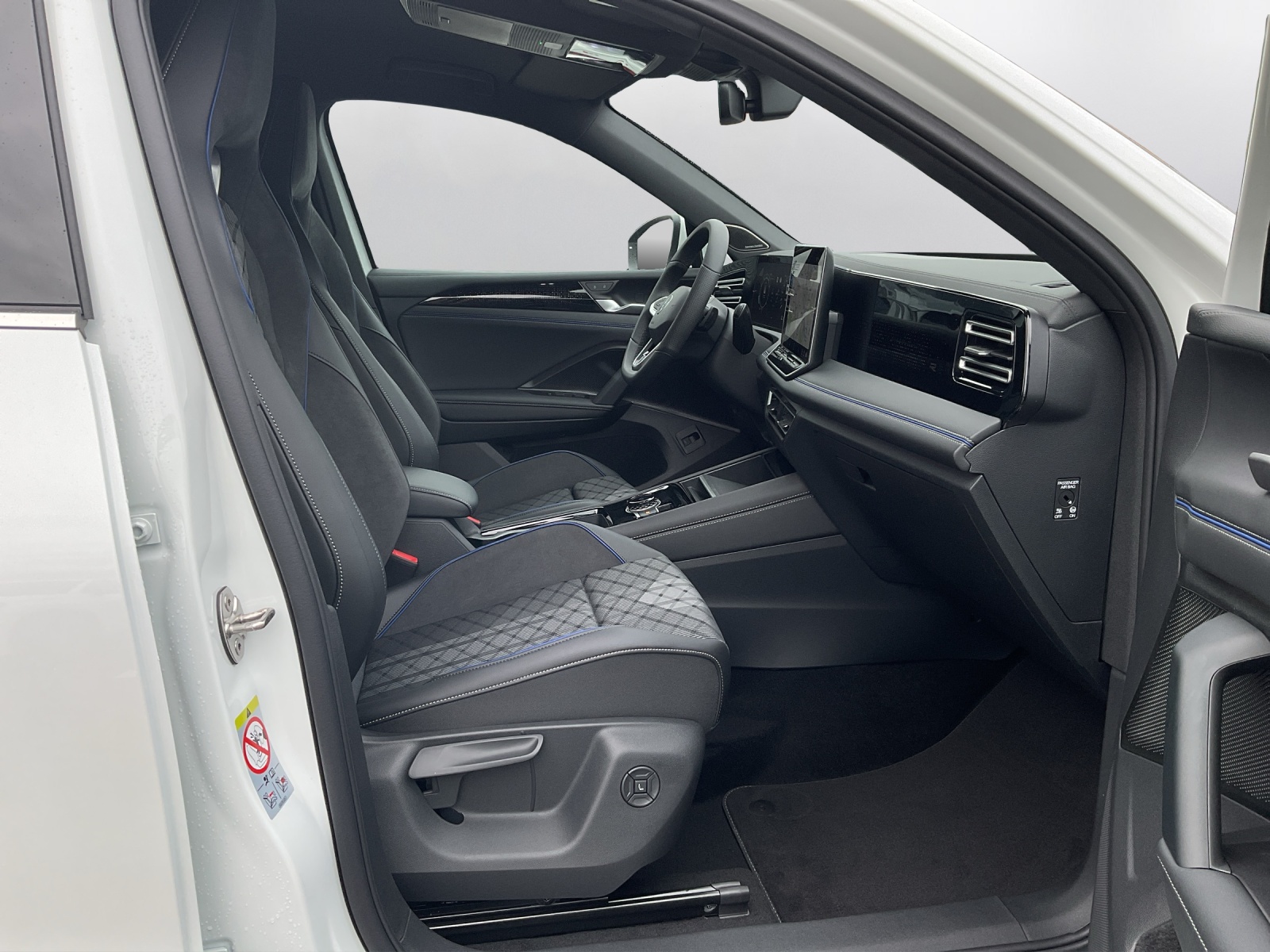 VW Tiguan 2.0 TSI DSG R-Line 4Motion-image-13