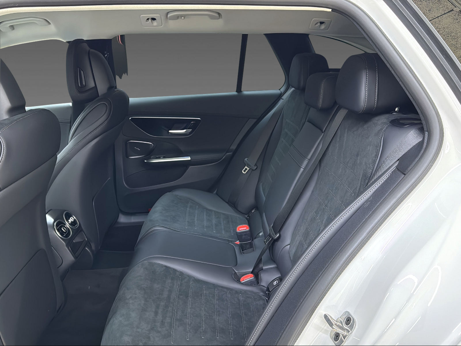 MERCEDES-BENZ C 220 d 4Matic T-Modell Swiss Star-image-10