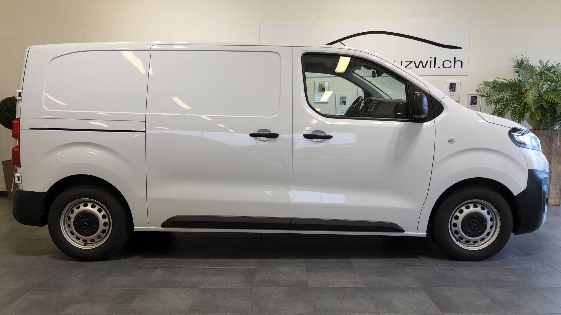 OPEL Vivaro Cargo 2.7 t M 2.0 D 144 S/S-showroom-element-3
