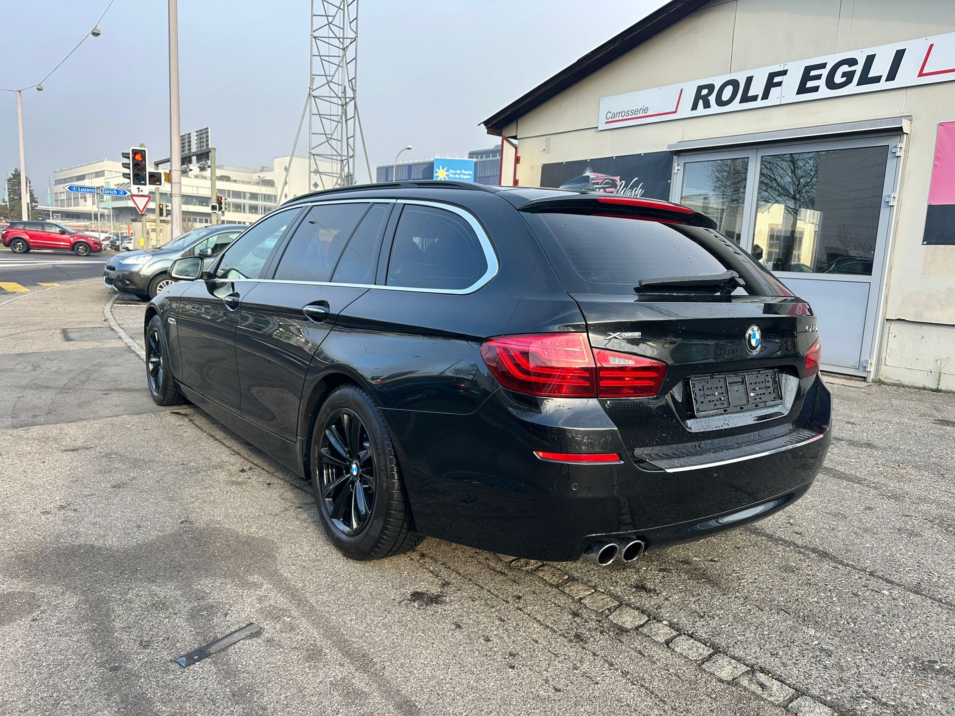 BMW 525d Touring xDrive Luxury Line Steptronic-image-5