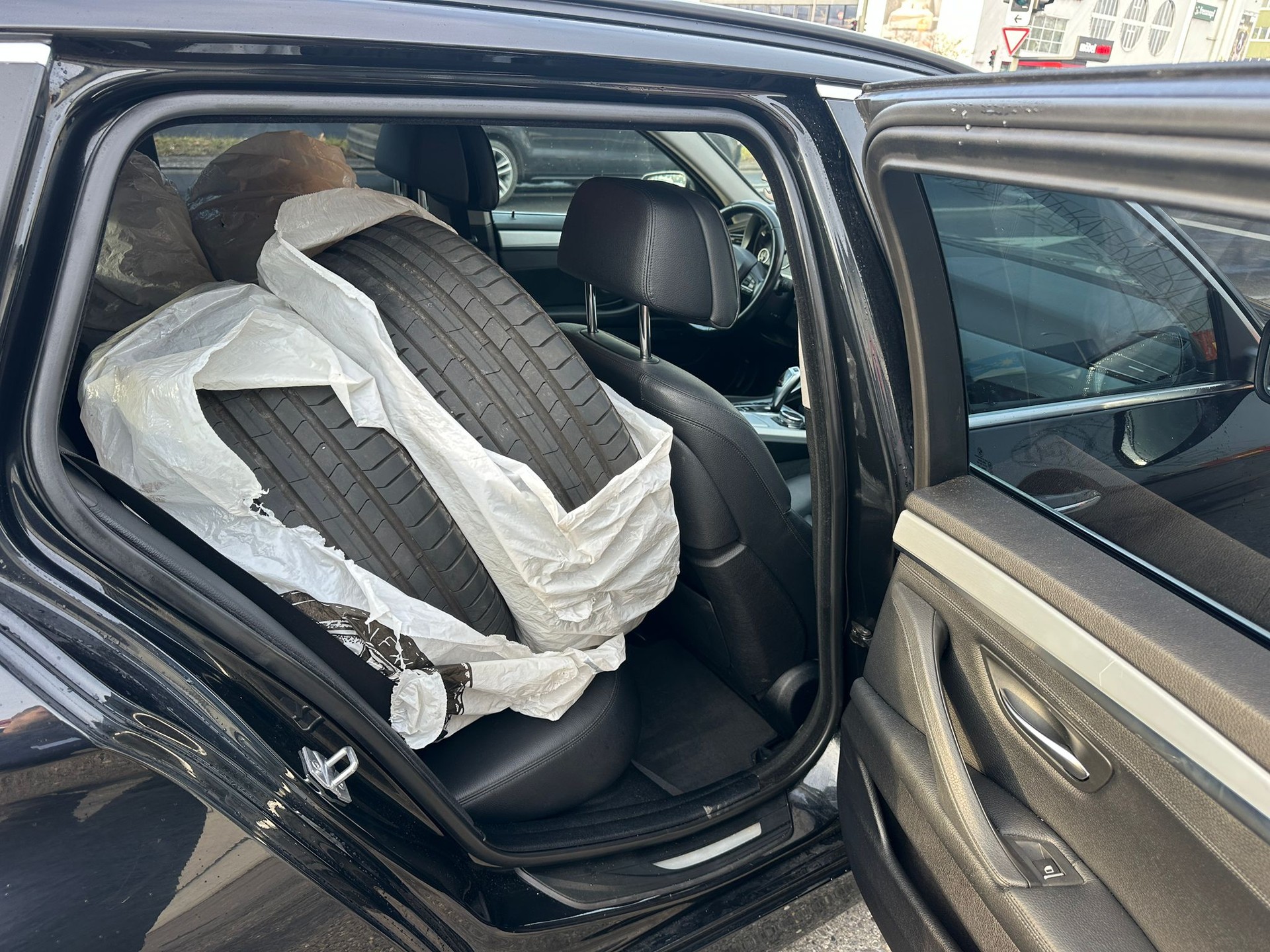 BMW 525d Touring xDrive Luxury Line Steptronic-image-9
