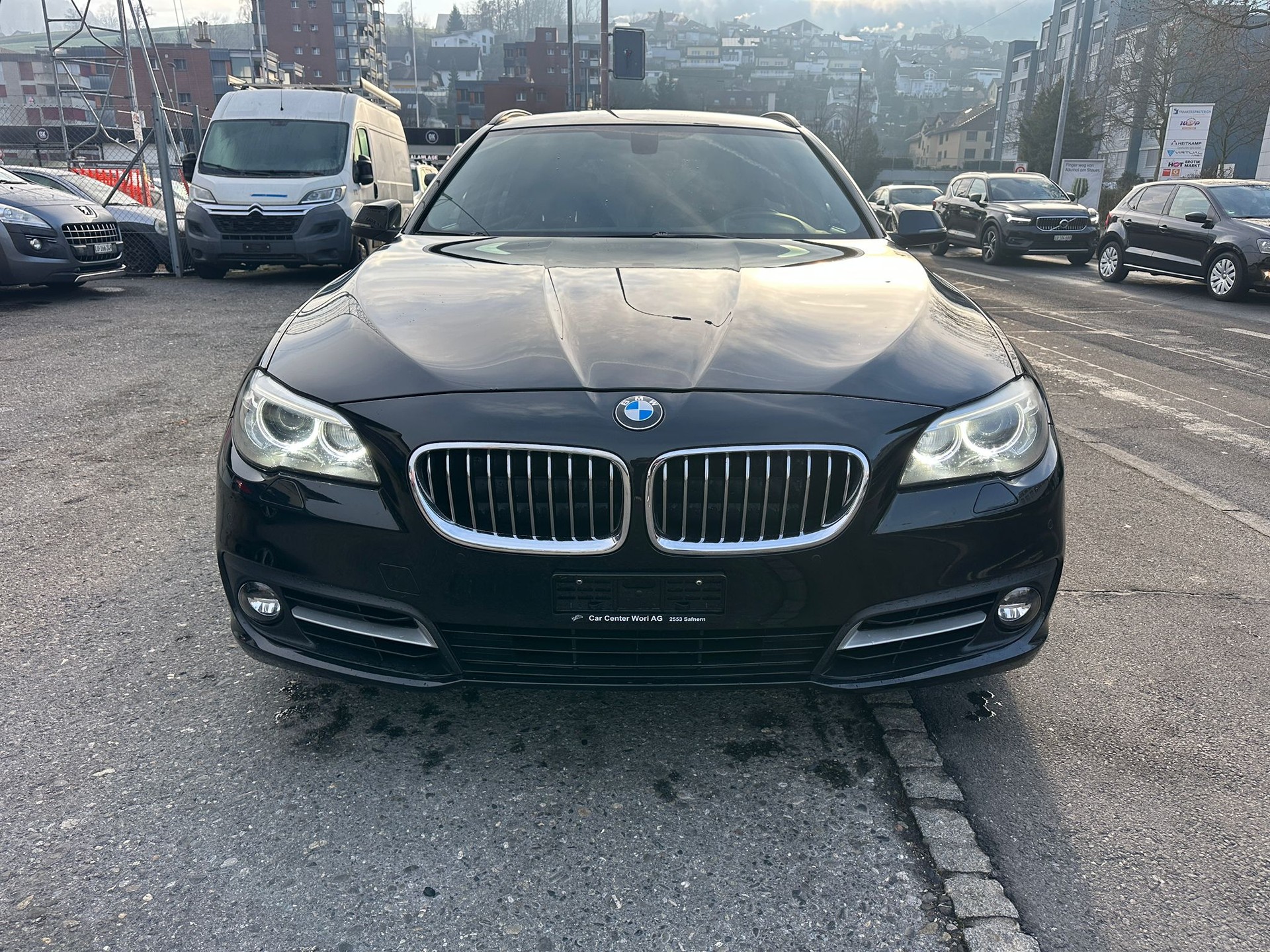 BMW 525d Touring xDrive Luxury Line Steptronic-image-2