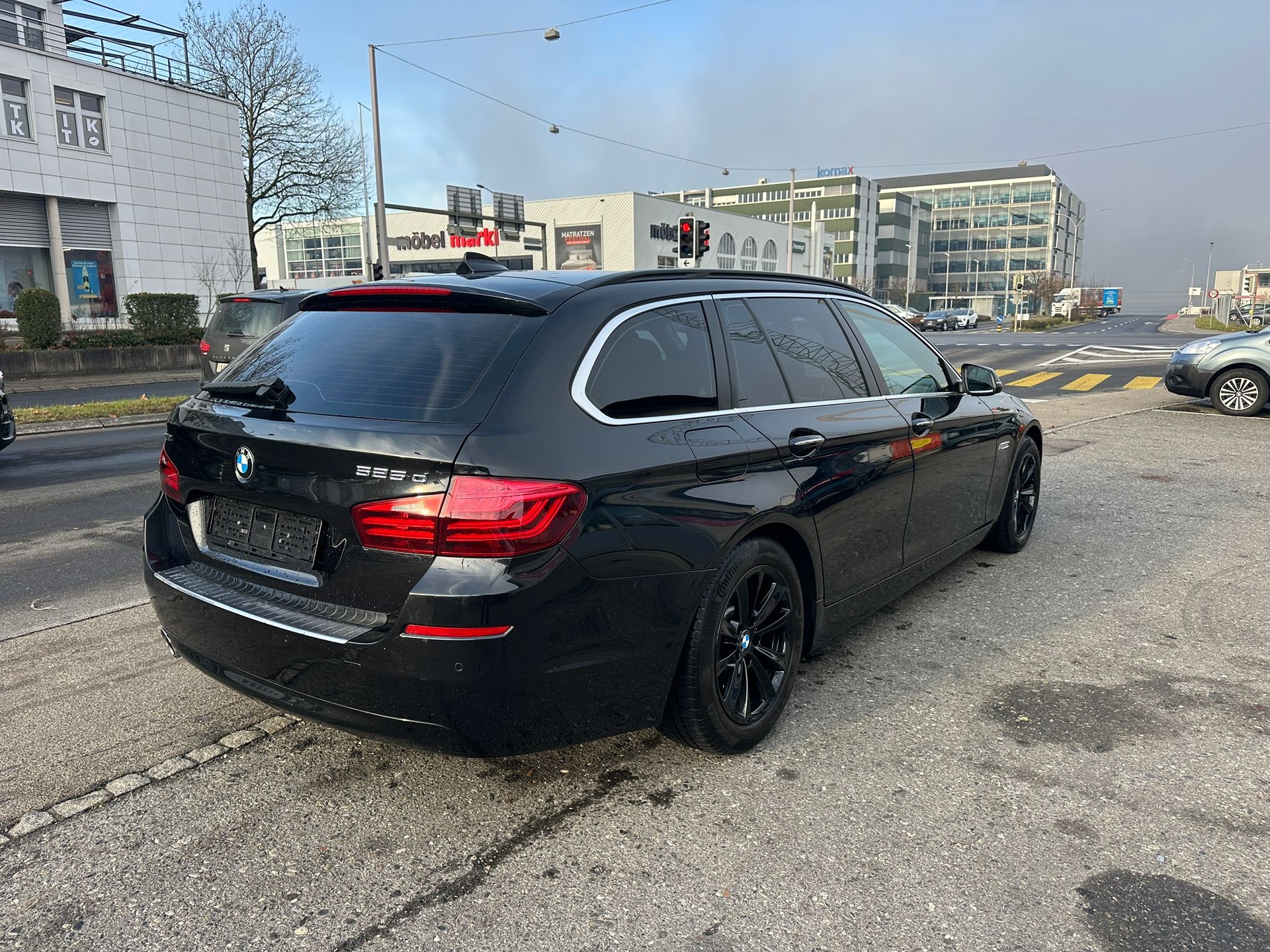 BMW 525d Touring xDrive Luxury Line Steptronic-image-3