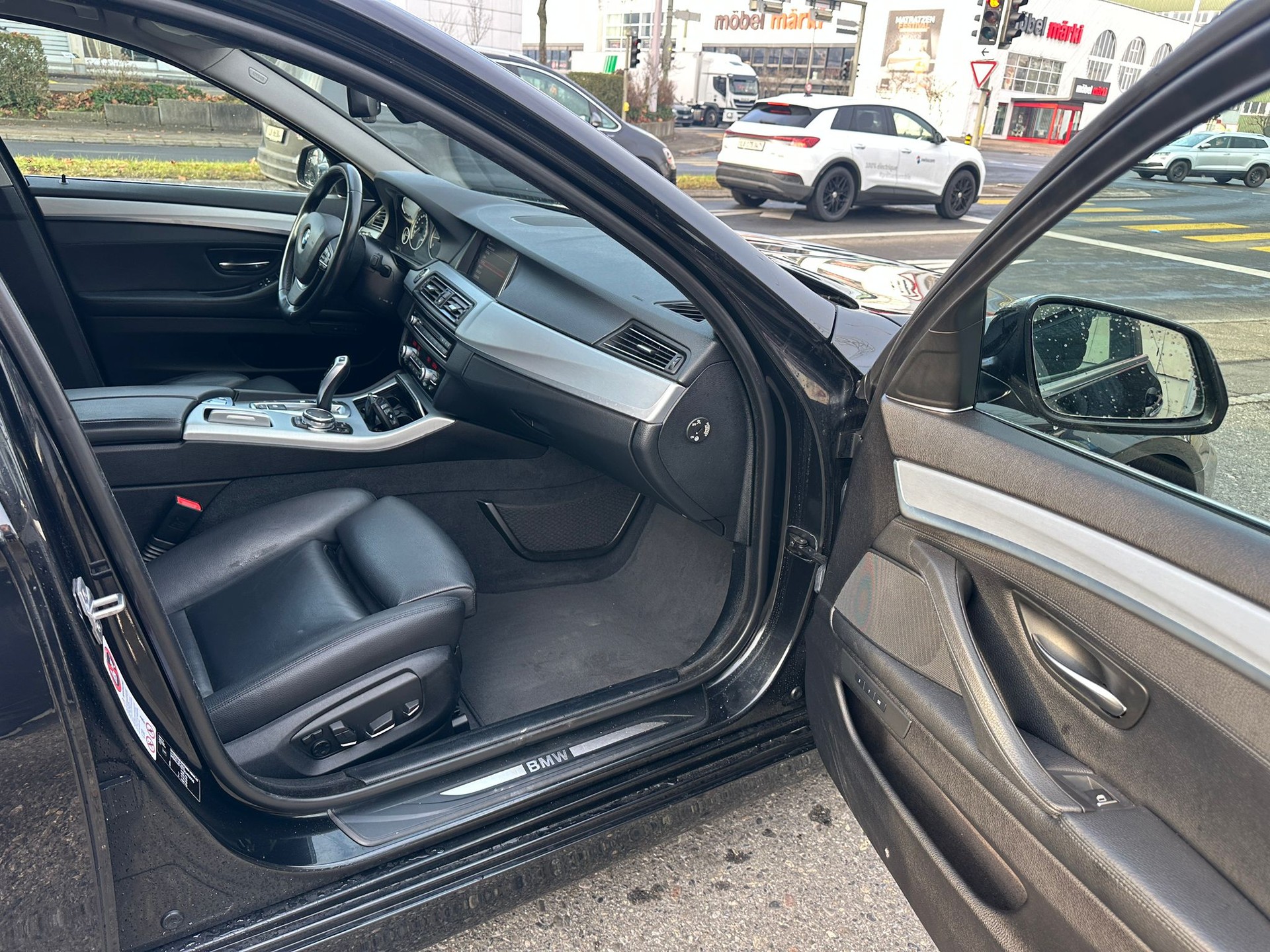 BMW 525d Touring xDrive Luxury Line Steptronic-image-8