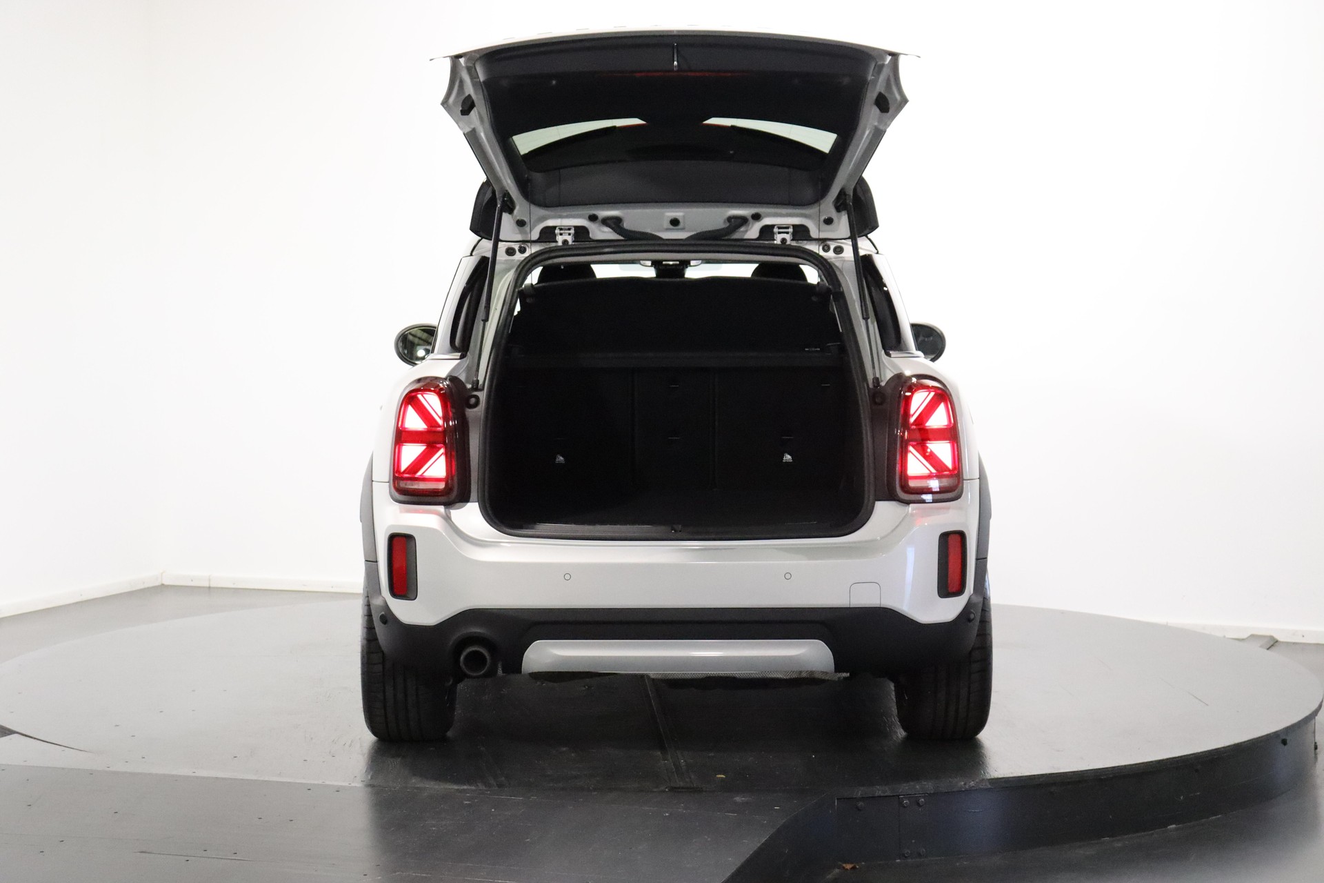 MINI Countryman F60 1.5i Cooper S E ALL4-image-9