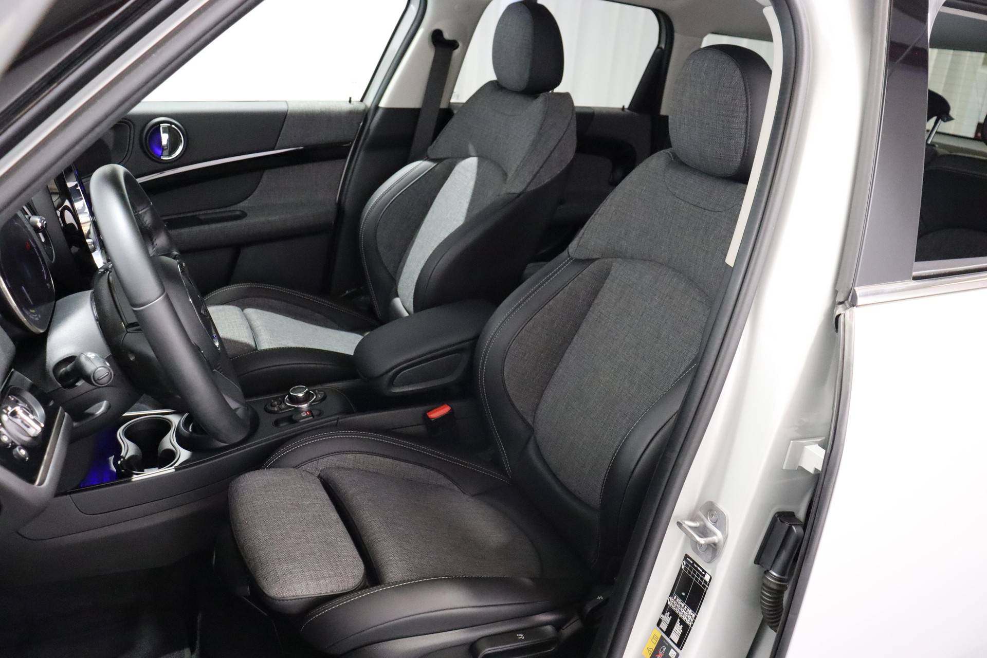 MINI Countryman F60 1.5i Cooper S E ALL4-image-5