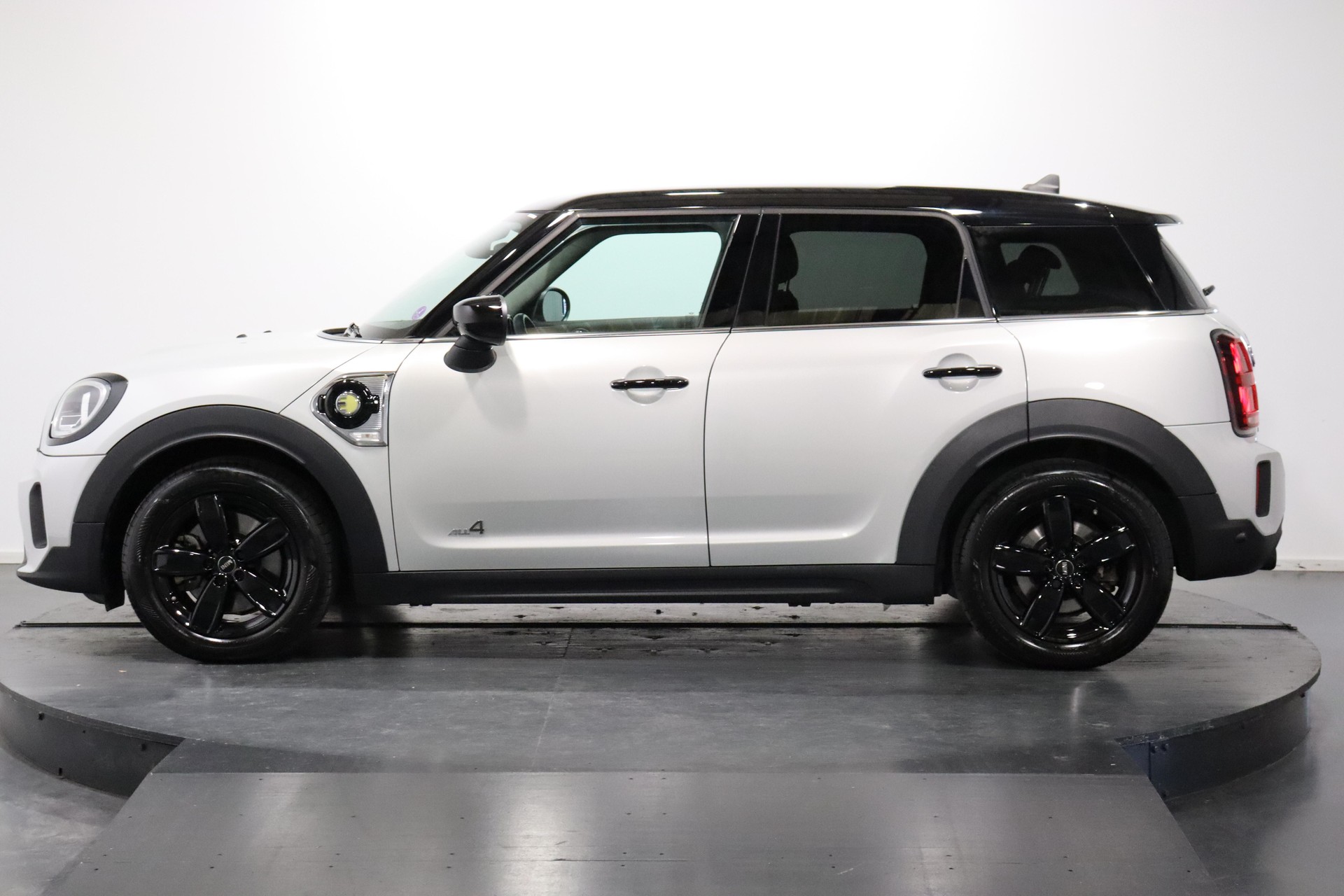 MINI Countryman F60 1.5i Cooper S E ALL4-image-1