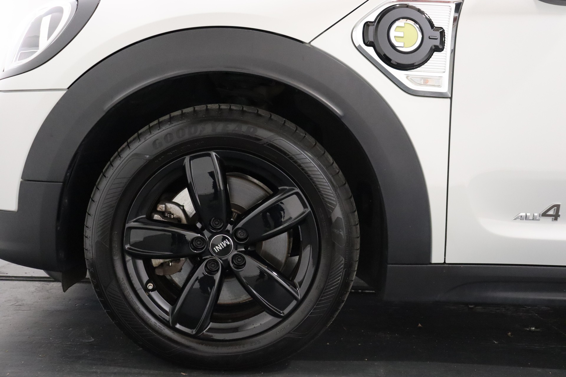 MINI Countryman F60 1.5i Cooper S E ALL4-image-3