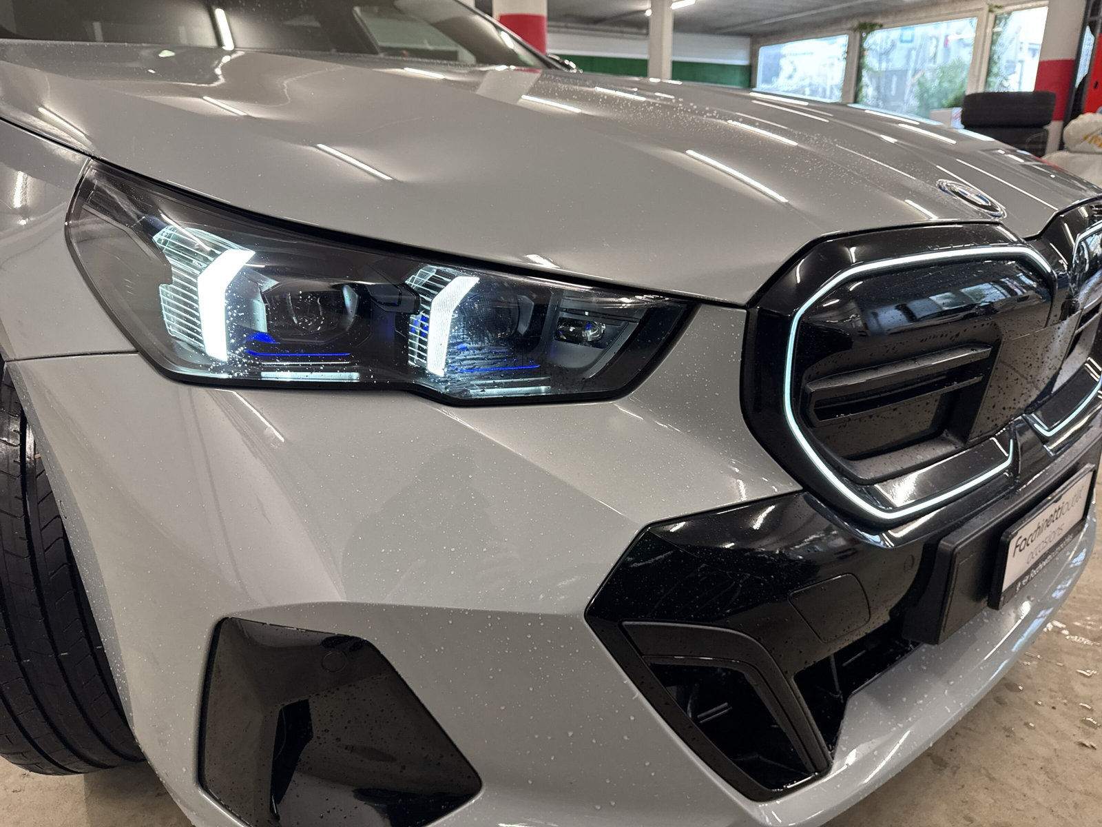 BMW i5 M60 xDrive M Sport Pro-image-17