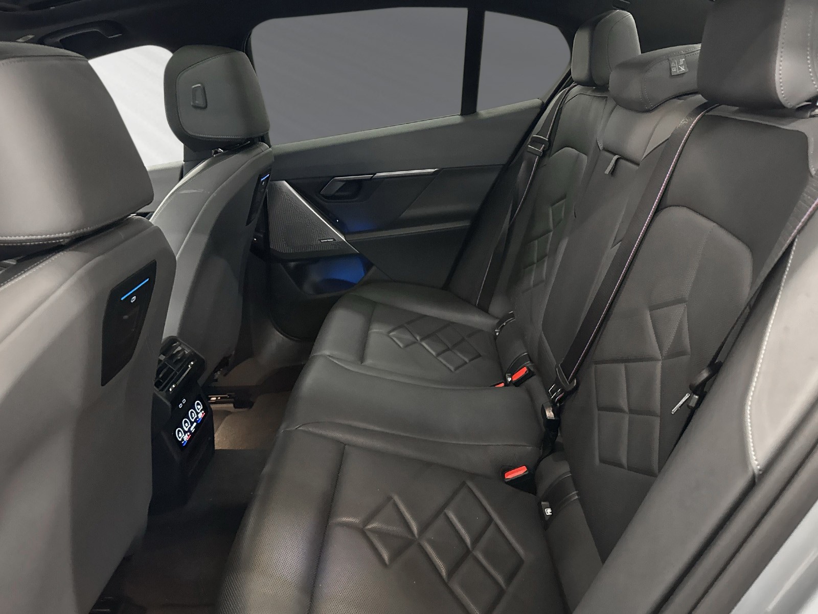 BMW i5 M60 xDrive M Sport Pro-image-6