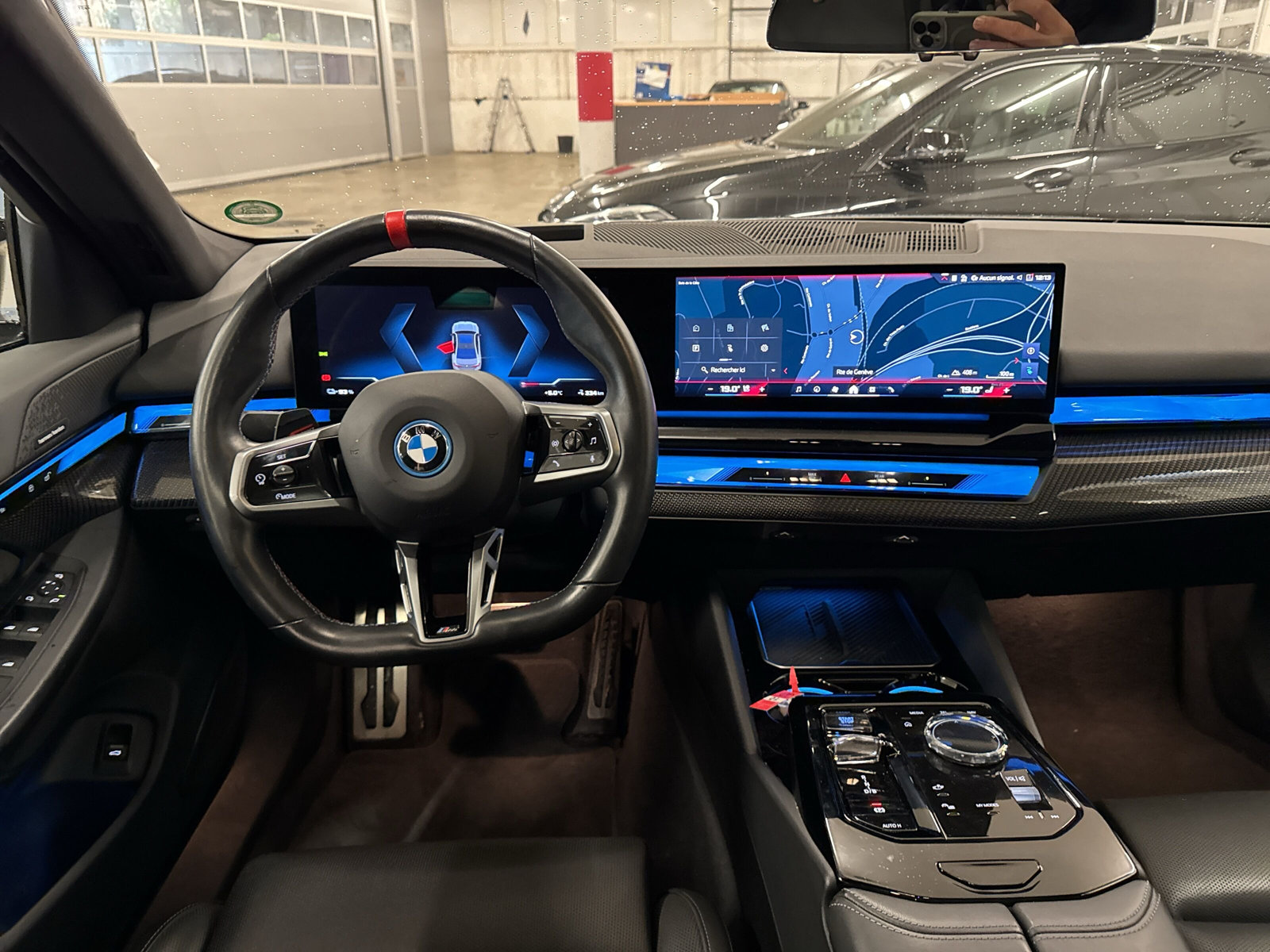 BMW i5 M60 xDrive M Sport Pro-image-11