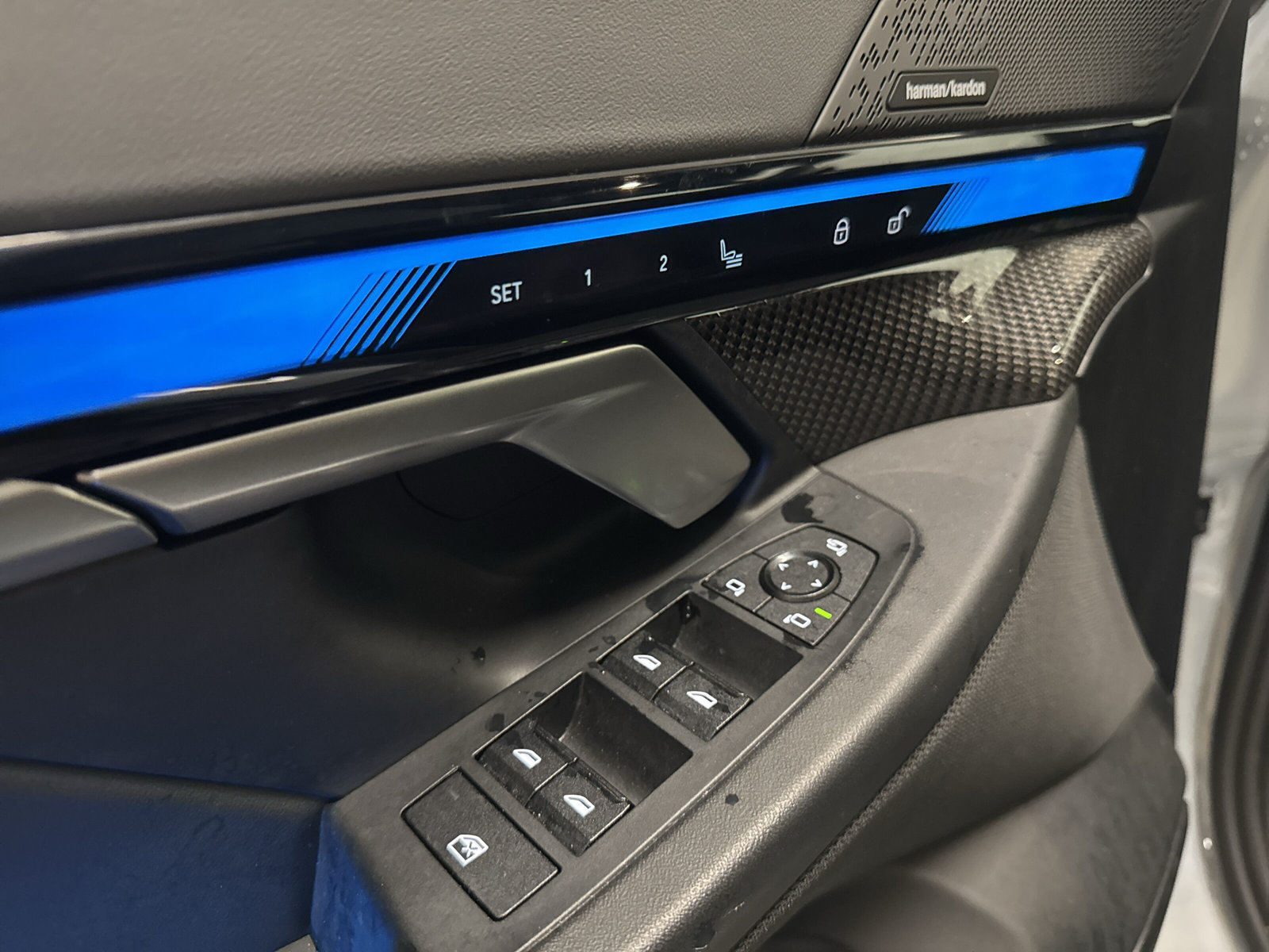 BMW i5 M60 xDrive M Sport Pro-image-16